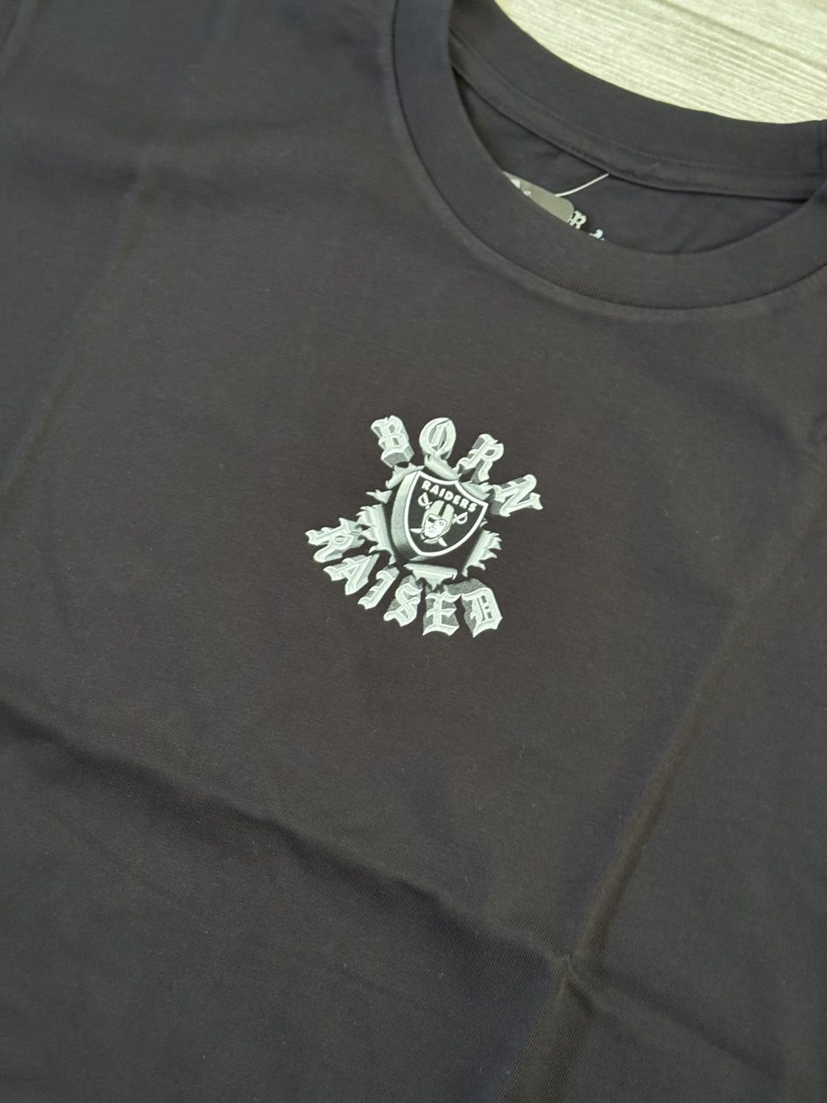 Born X Raised × NFL BORN X RAISED Las Vegas Raiders Pop Out Rocker Tee Sz Large Size US L / EU 52-54 / 3 - 2 Thumbnail