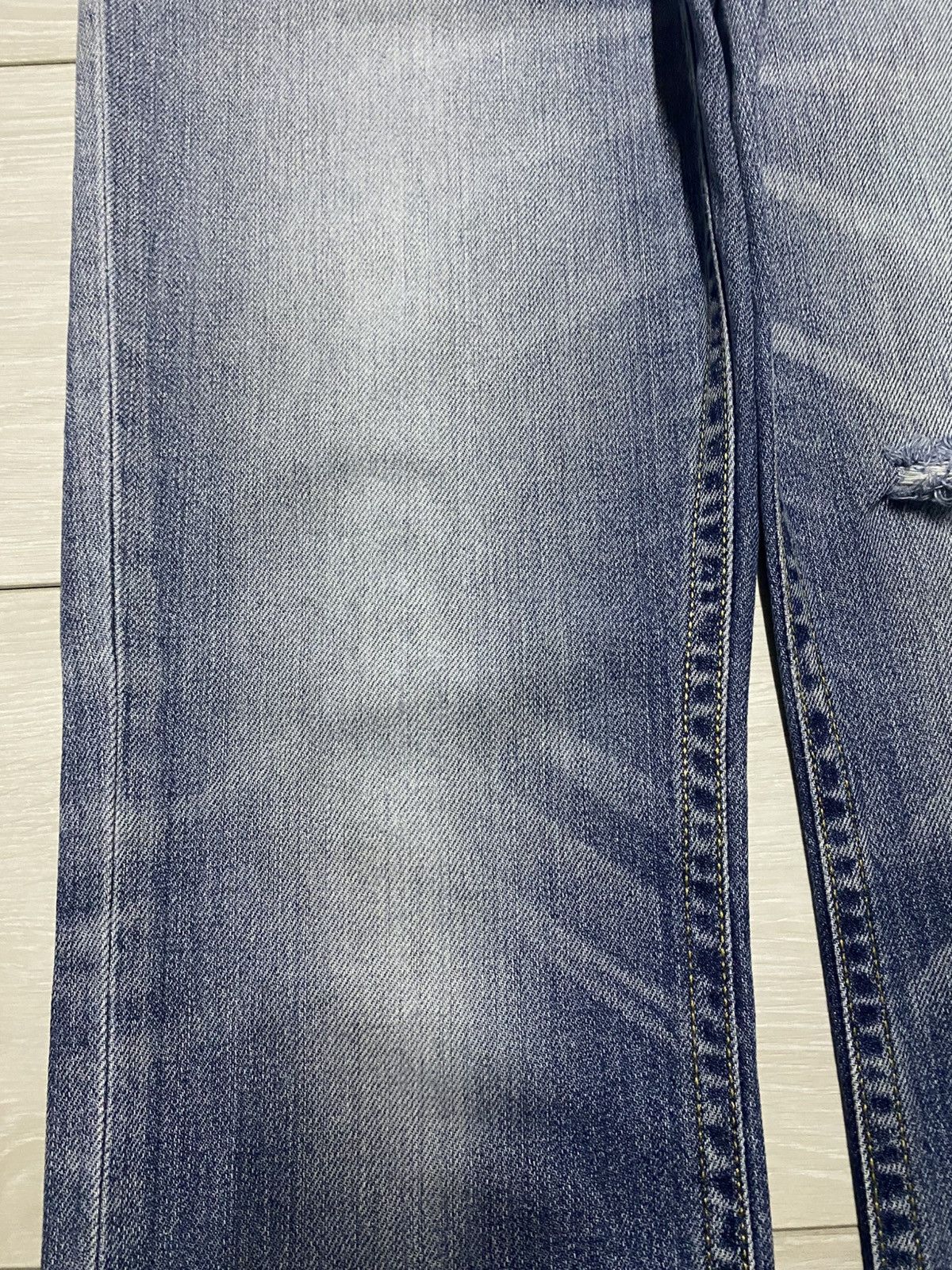 Uniqlo Uniqlo UJ Faded Wash Distressed Loose Jeans Size US 32 / EU 48 - 7 Thumbnail