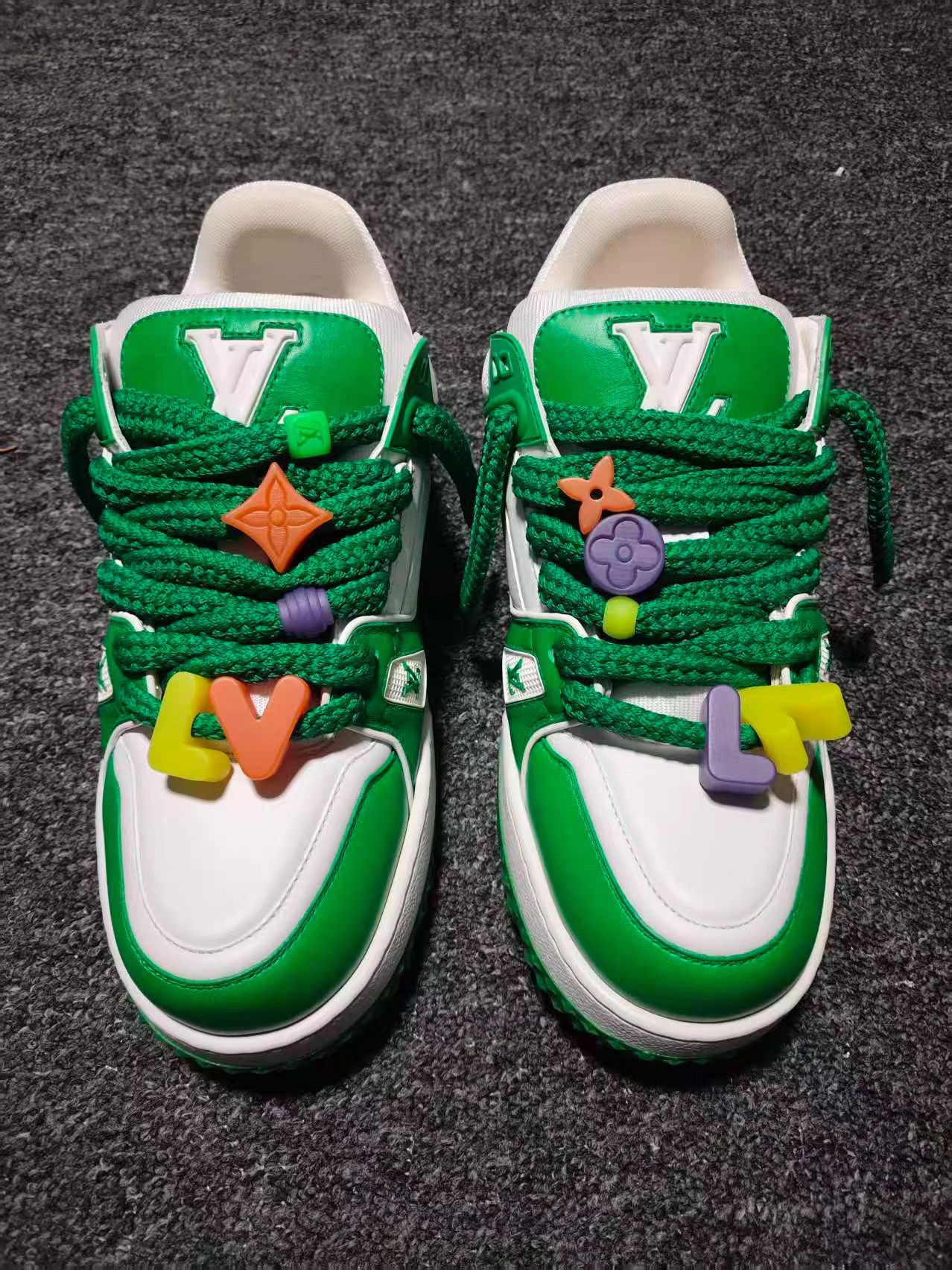 Louis Vuitton LV Trainer Maxi White Green Chunky Sneakers K13 Size US 8 / EU 41 - 2 Thumbnail
