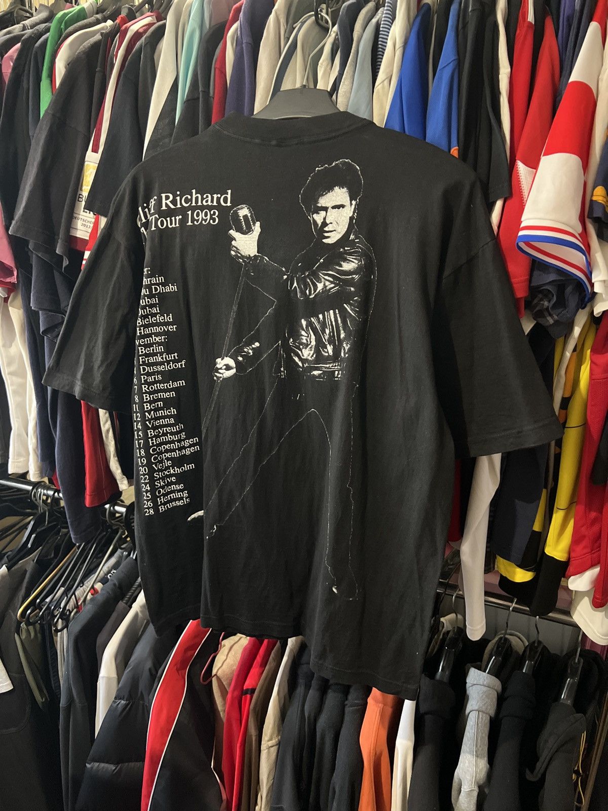 Band Tees × Vintage 1993 VINTAGE CLIFF RICHARD WORLD TOUR AOP BAND ROCK T SHIRT Size US XL / EU 56 / 4 - 3 Thumbnail