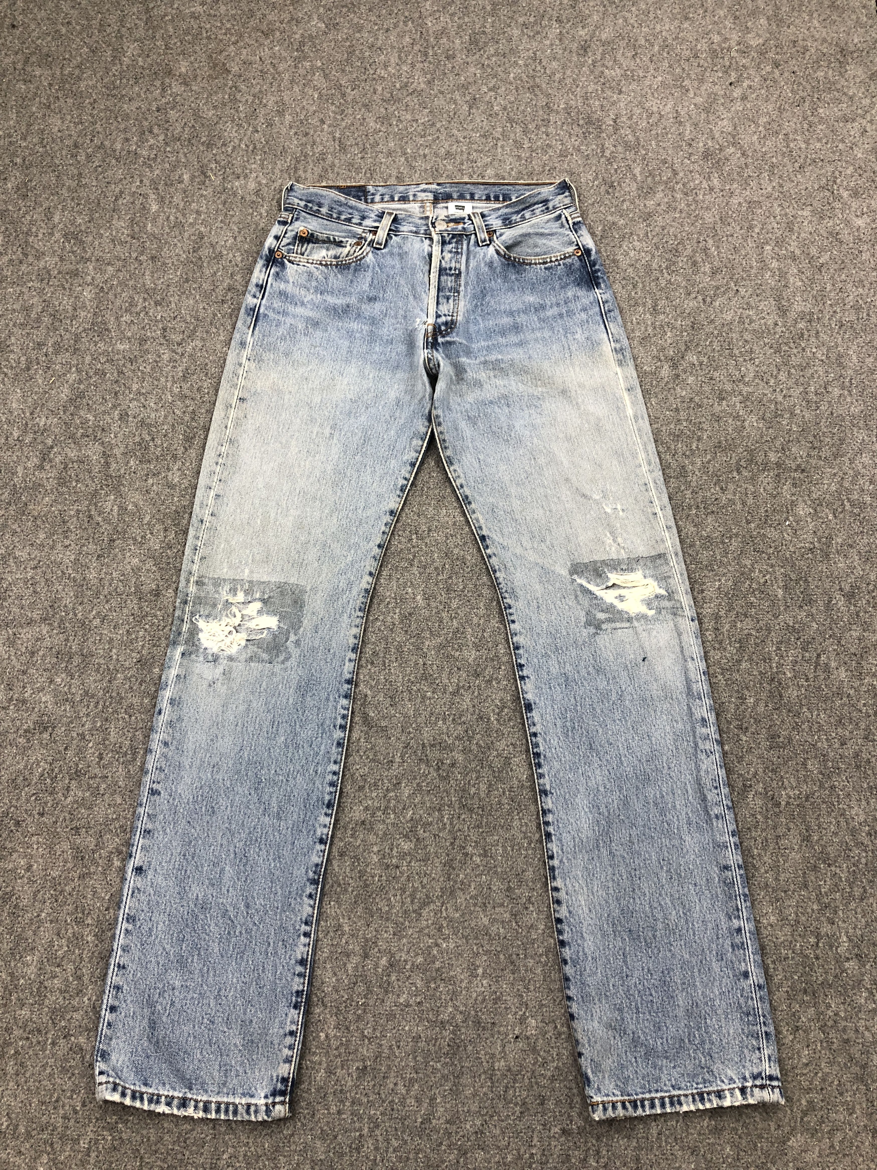 Levi's × Vintage Disressed Vintage Levis 501 Faded Blue Jeans Size US 28 / EU 44 - 1 Thumbnail