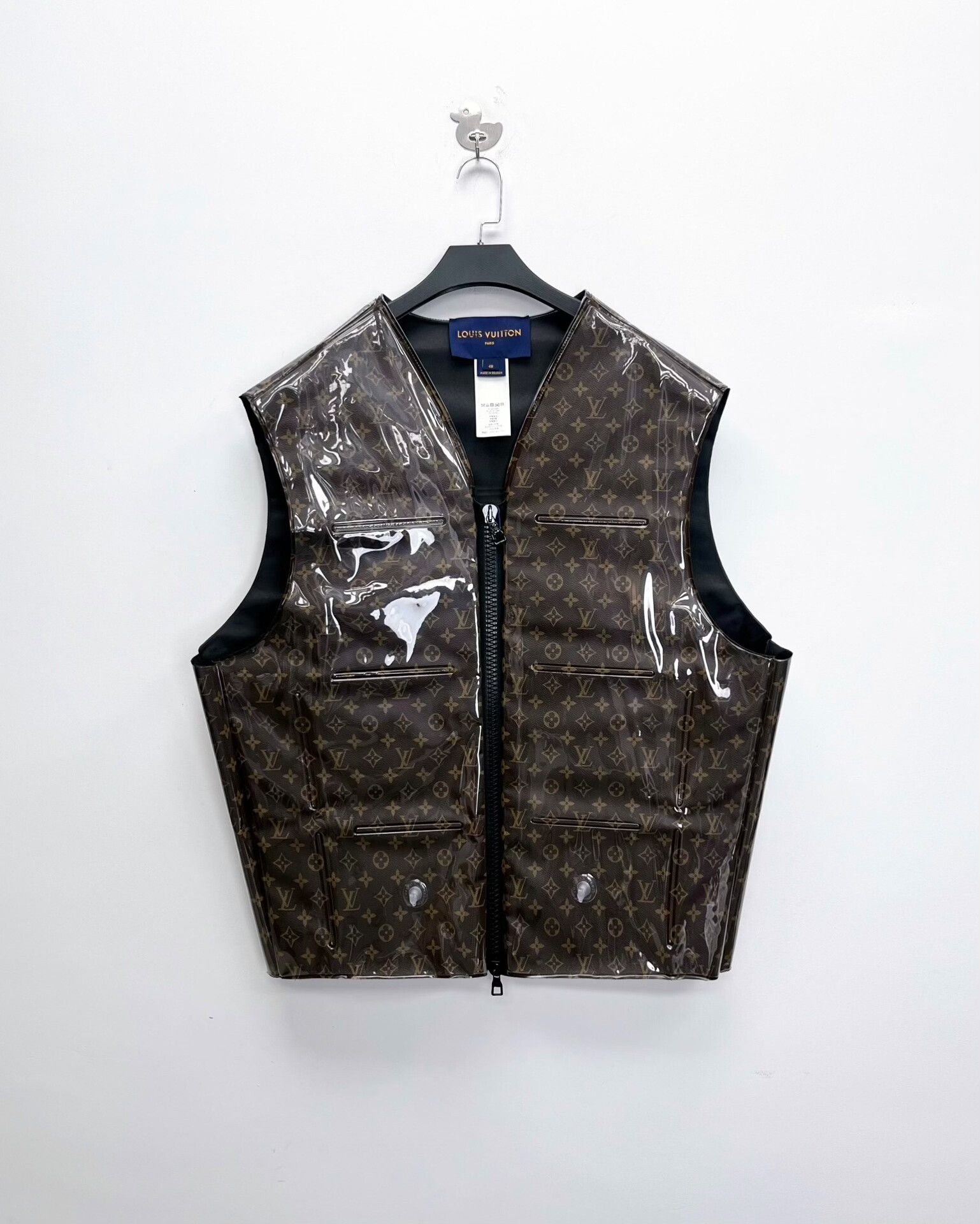 Louis Vuitton louis vuitton inflatable vest with monogram print Size US L / EU 52-54 / 3 - 1 Thumbnail