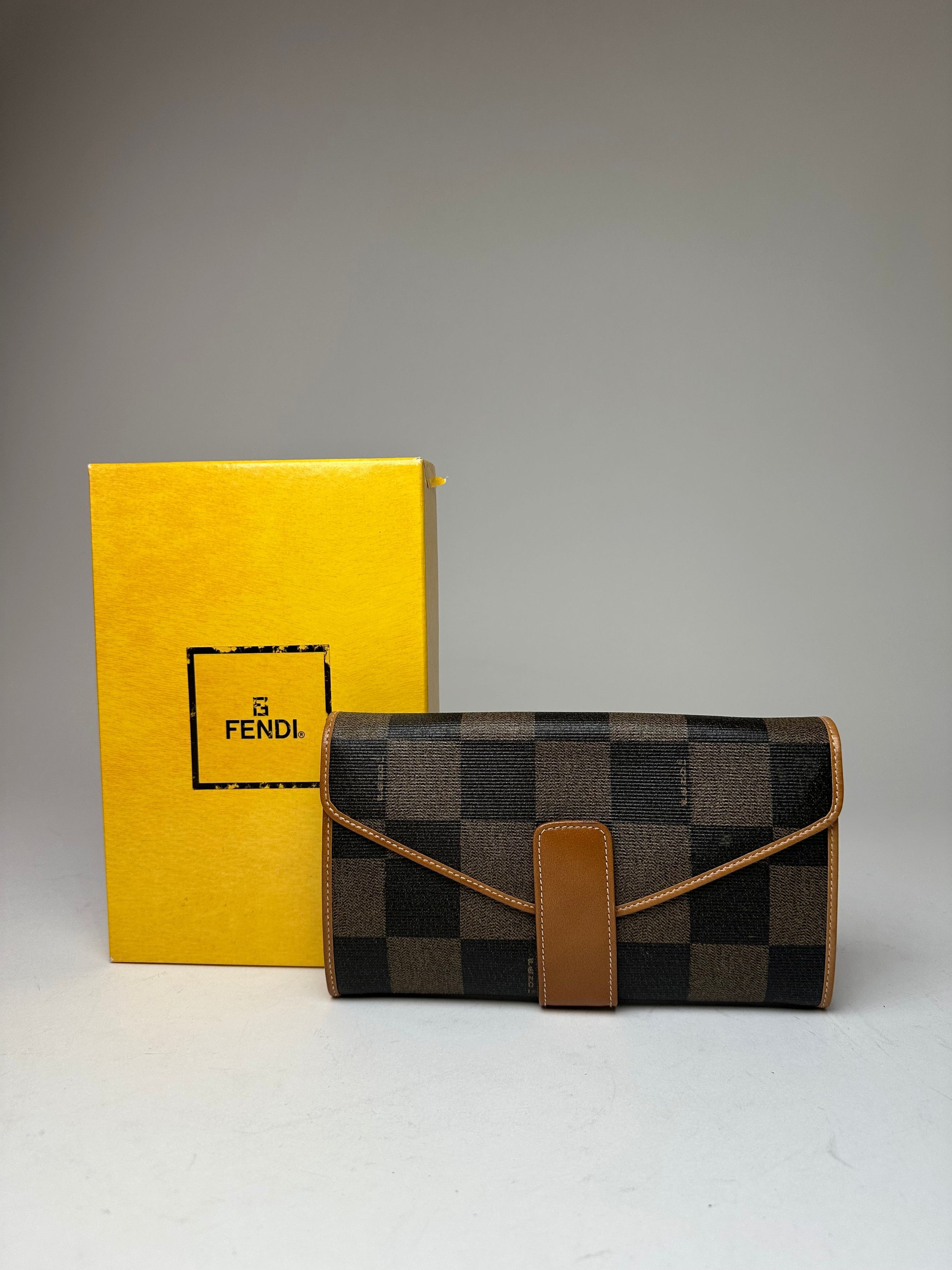 Fendi Vintage Roma Leather Checked Clutch Brown Size ONE SIZE - 1 Thumbnail