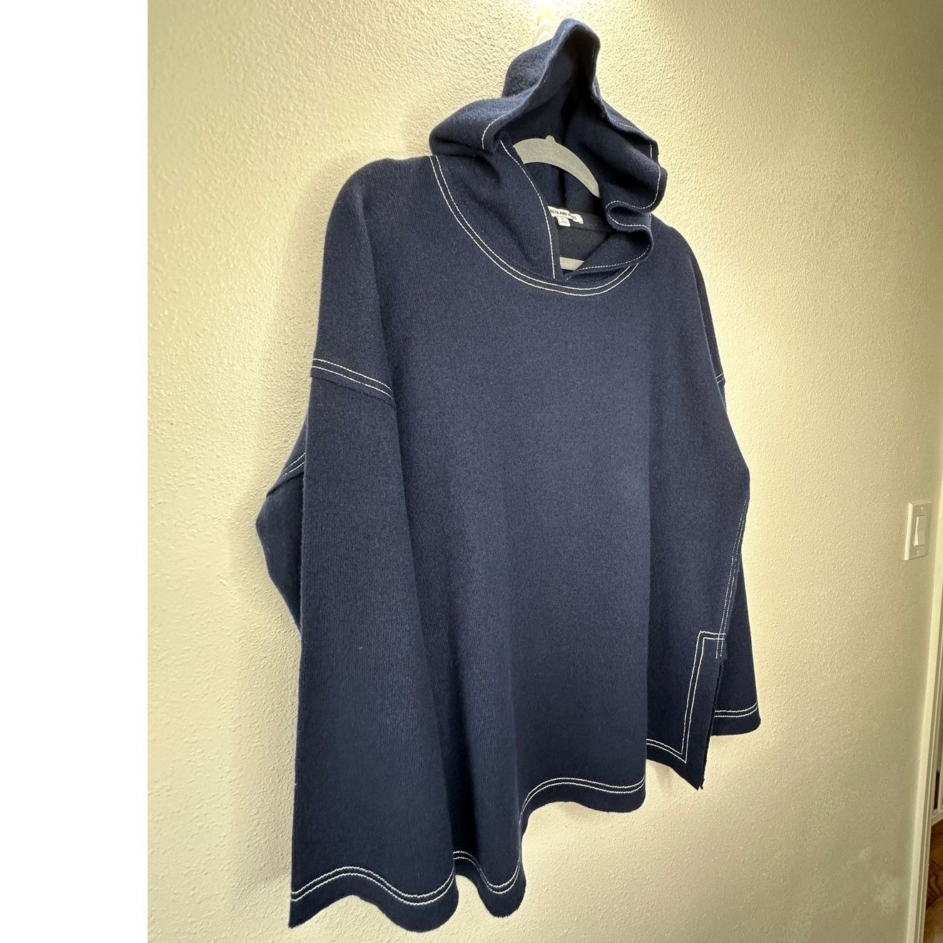 Elizabeth and James Elizabeth & James Navy White Stitch Long Sleeve Hood Sweater Size L / US 10 / IT 46 - 9 Thumbnail