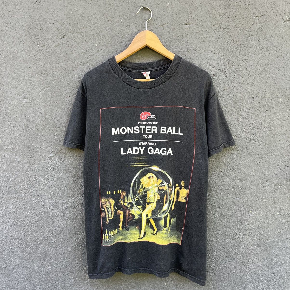 Band Tees Thrashed Faded Y2k Lady Gaga Tour Tee Size US M / EU 48-50 / 2 - 1 Thumbnail