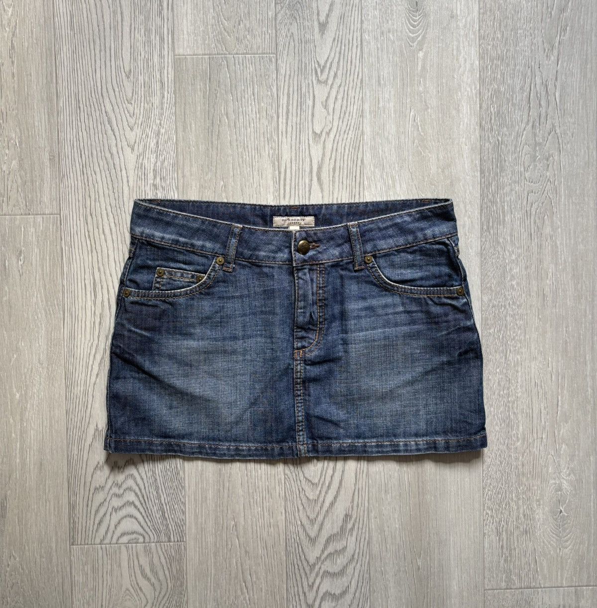 スカート vintage Burberry denim skirt y2k 00s Burberry Vintage Burberry Denim Mini Skirt Y2K | Grailed