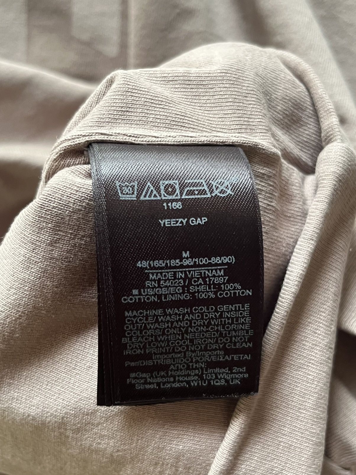 Balenciaga × Gap × Yeezy Yeezy Gap Engineered by Balenciaga Dove No Seam Tee Size US M / EU 48-50 / 2 - 6 Thumbnail