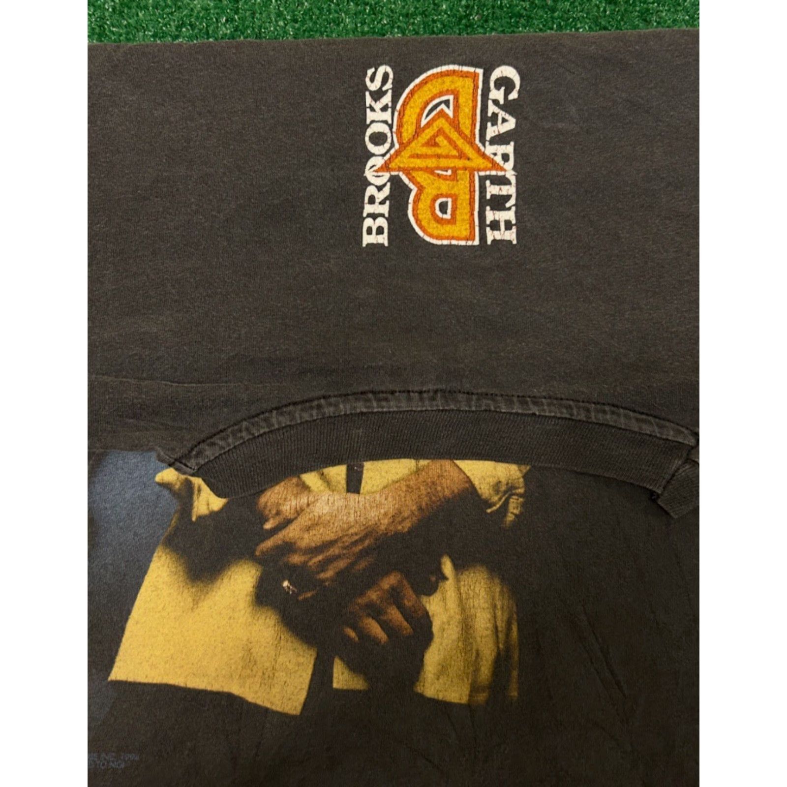 Brooks VINTAGE Garth Brooks 90s Tee Shirt Mens 2XL Black Short Sleeve T-Shirt Band Music VTG Size US XXL / EU 58 / 5 - 2 Thumbnail