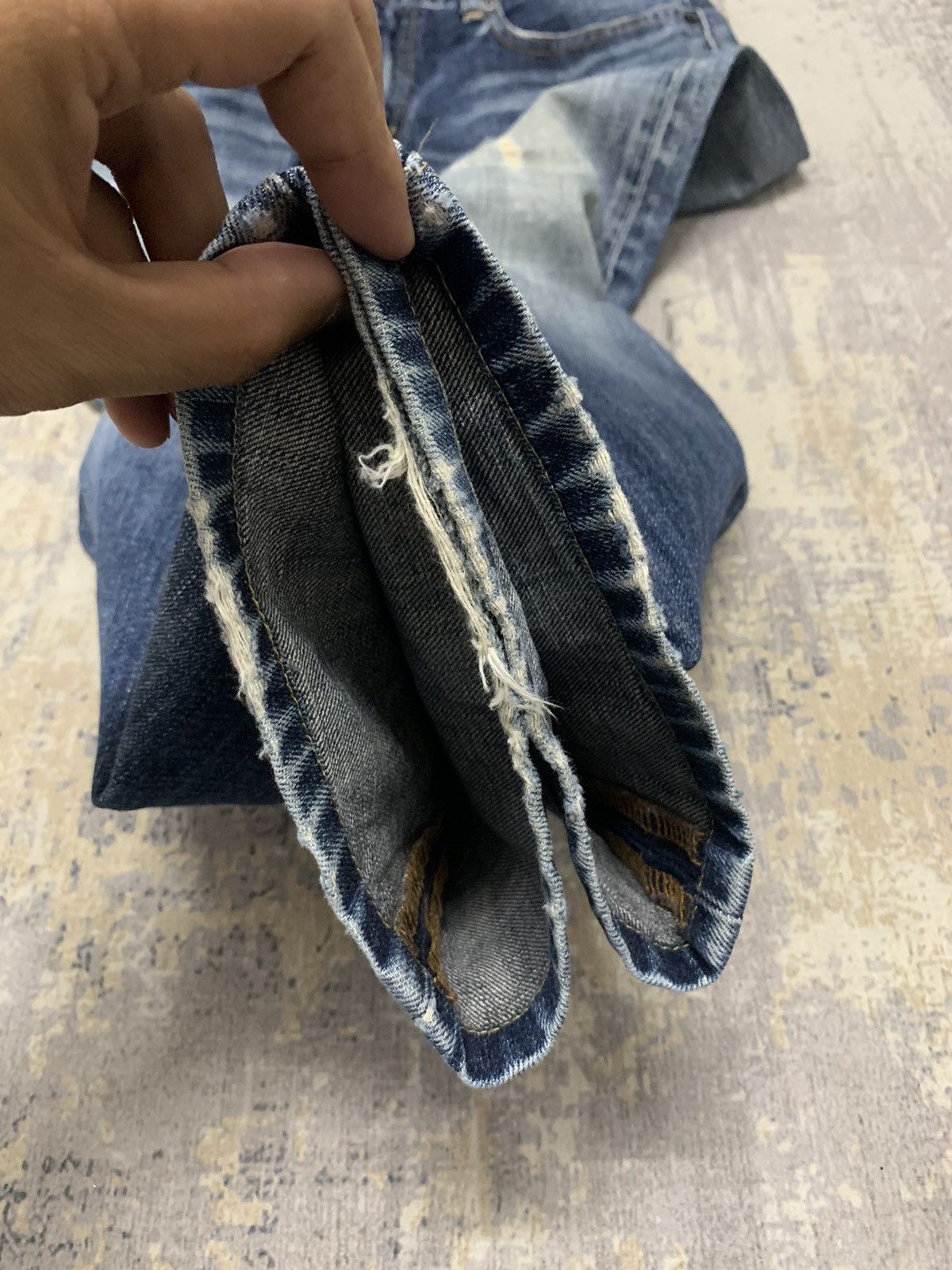 Japanese Brand Vtg Uniqlo S001 Kaihara Japanese Distressed Denim Jeans W32 Size US 32 / EU 48 - 8 Thumbnail