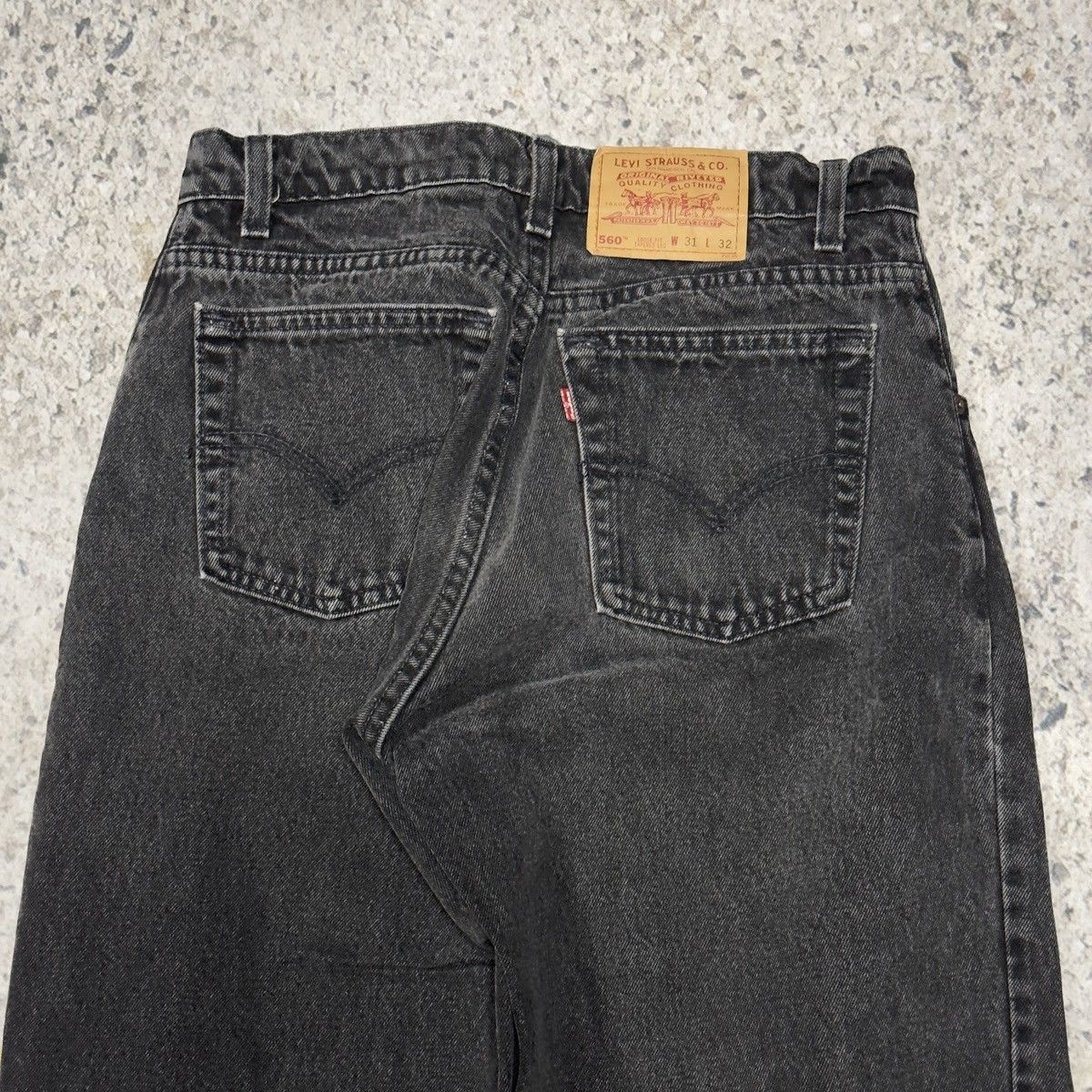 Levi's 90s Levi’s 560 Faded Black Loose Tapered Jeans ERD Grunge Size US 31 - 6 Thumbnail
