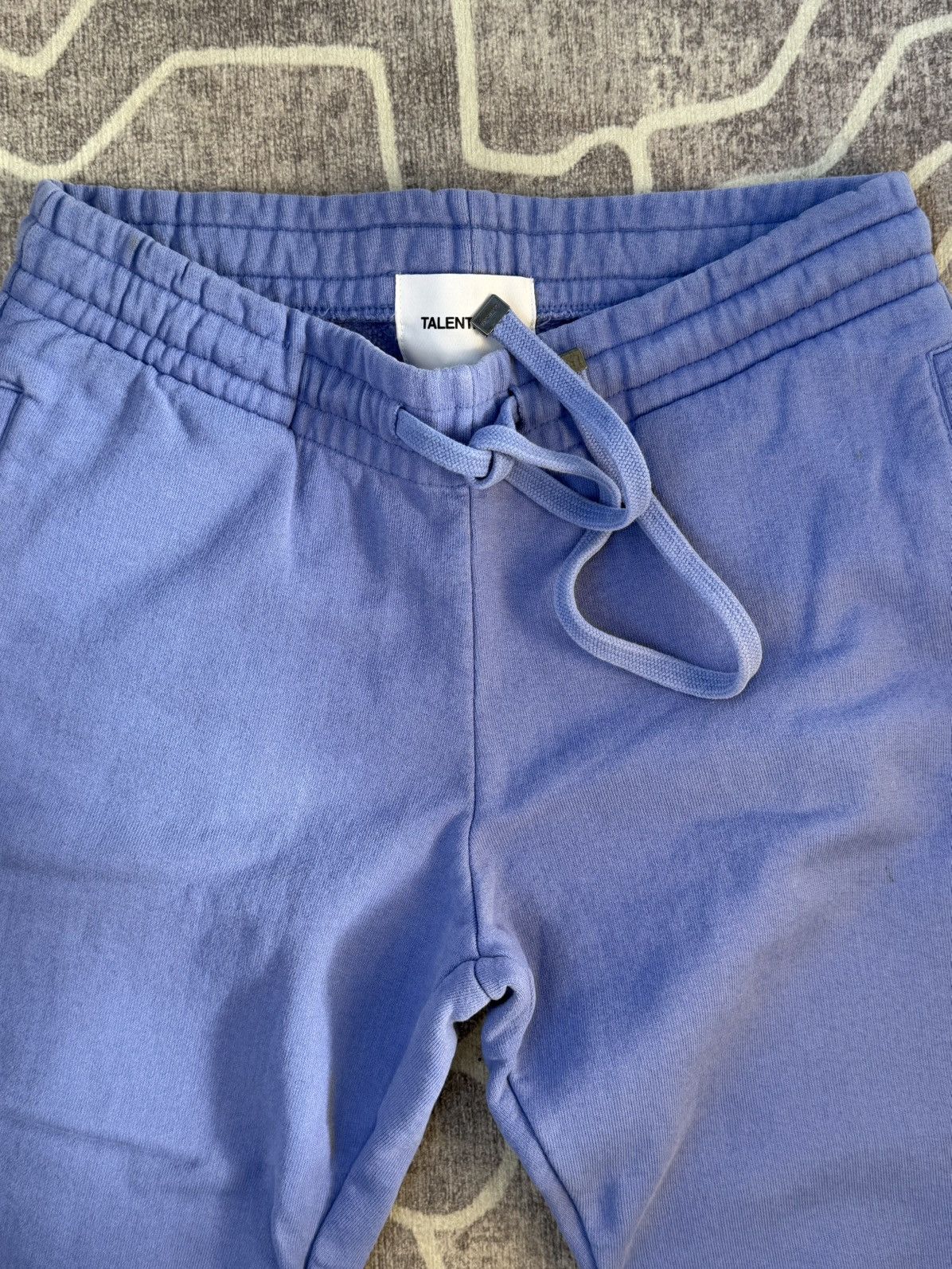 Talentless Size small ladies sweats Size 28" / US 6 / IT 42 - 1 Thumbnail