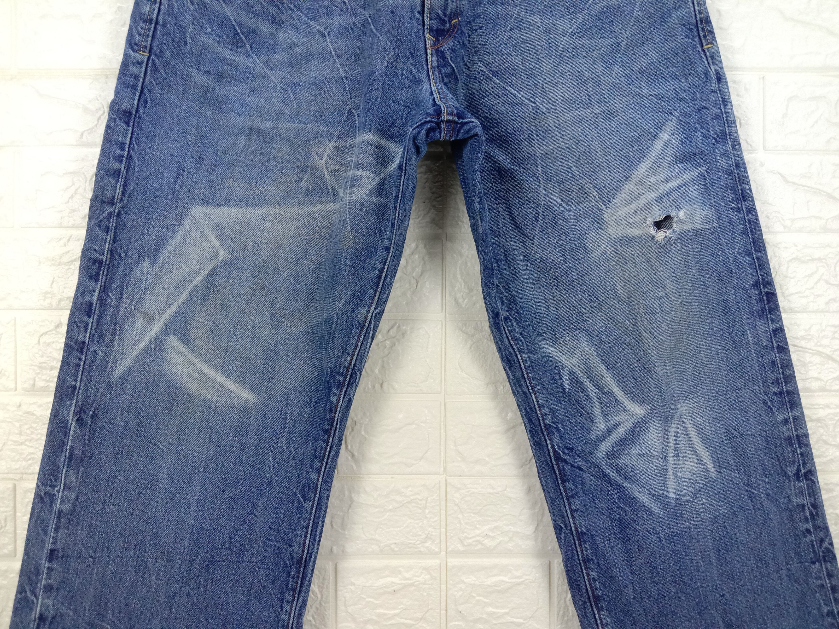 Levi's Vintage Levi's 569 Jeans Blue Wash Distressed Denim Size US 32 / EU 48 - 3 Thumbnail