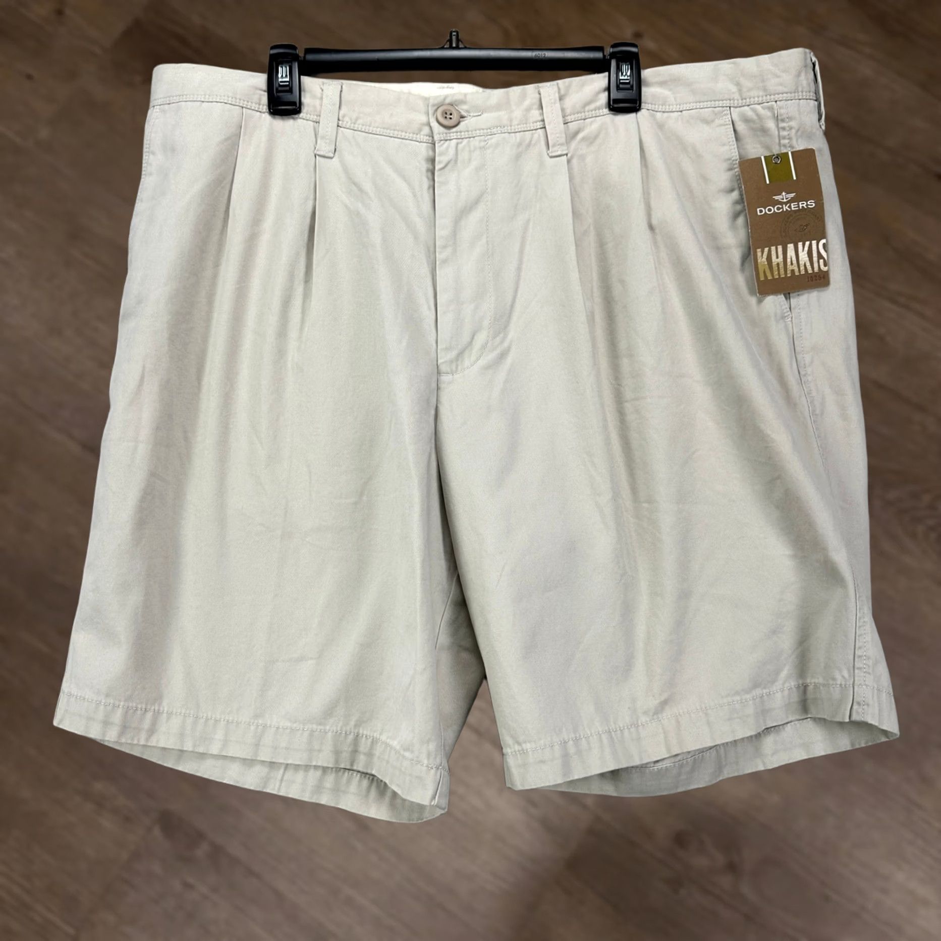 Dockers VINTAGE Dockers Shorts Khaki Mens 42 Beige Pleated Pocket 100% Cotton NEW Size US 42 / EU 58 - 1 Thumbnail