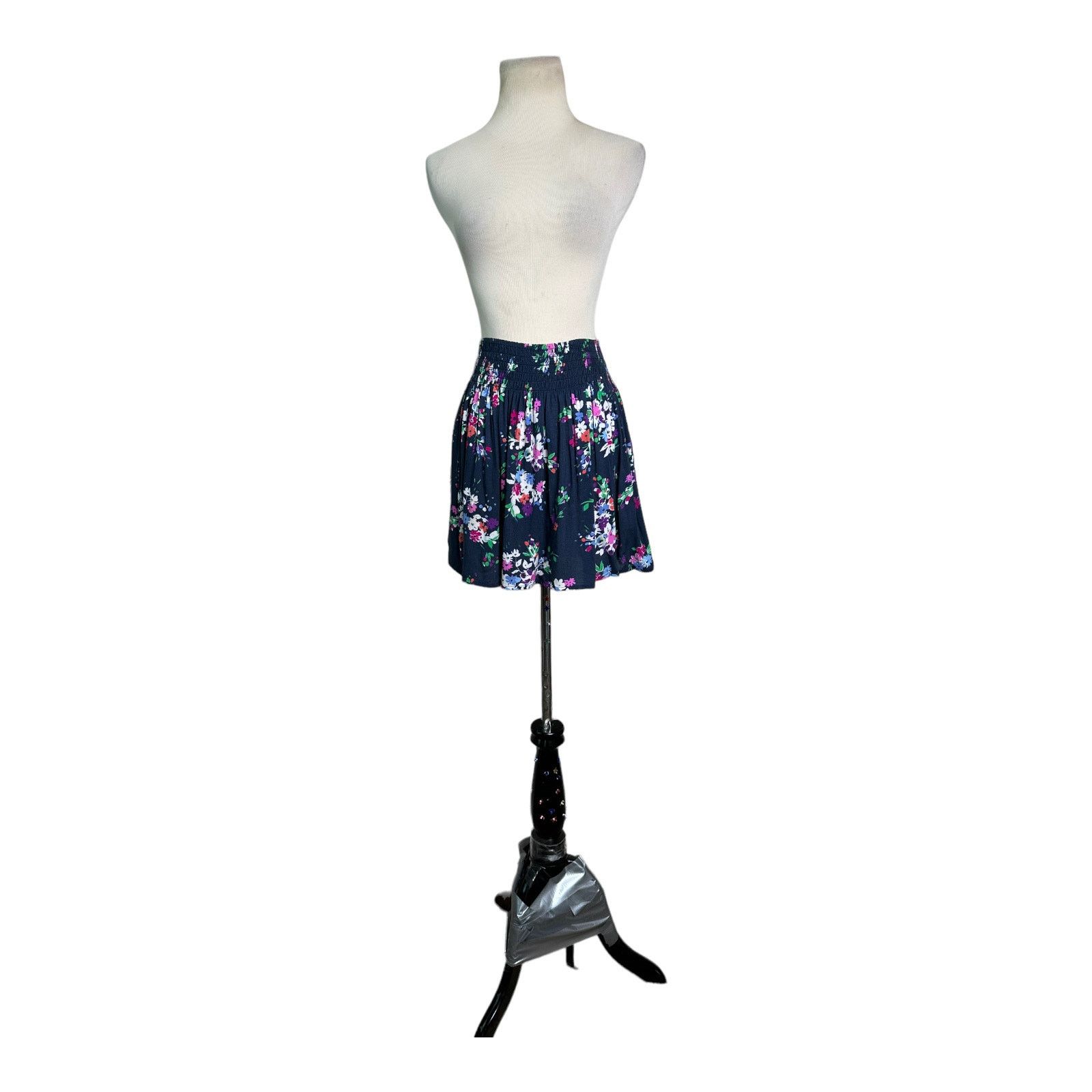 Express Express blue floral pull on pleated mini skirt size XS Size 28" / US 6 / IT 42 - 1 Thumbnail