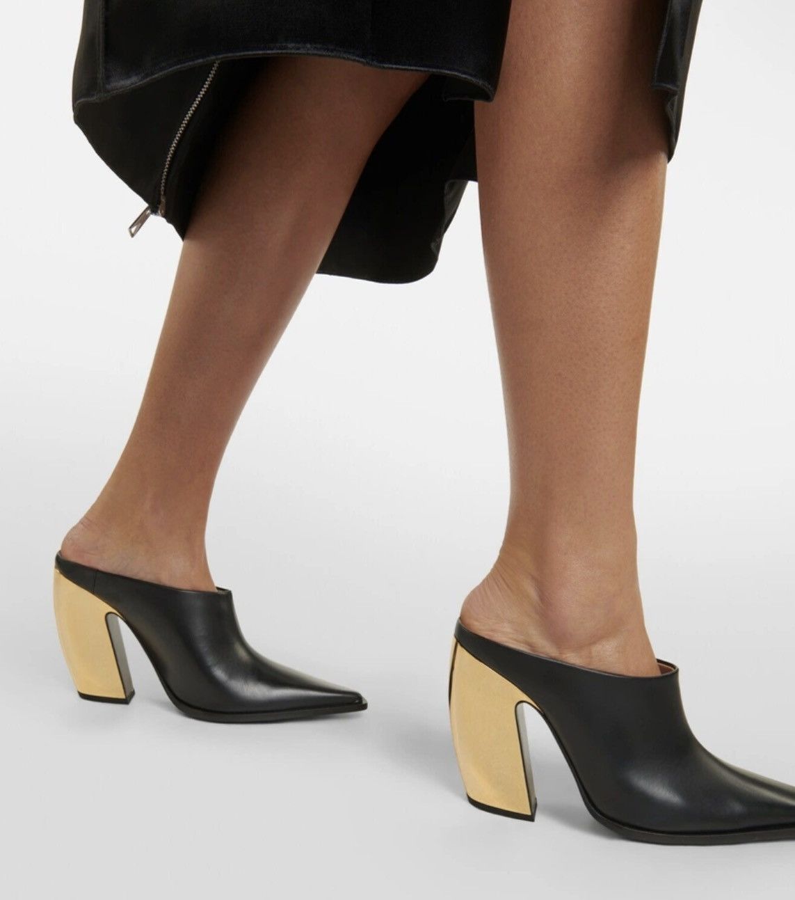 Bottega Veneta Bottega Veneta Tex leather mules size 38 Size US 8 / IT 38 - 3 Thumbnail