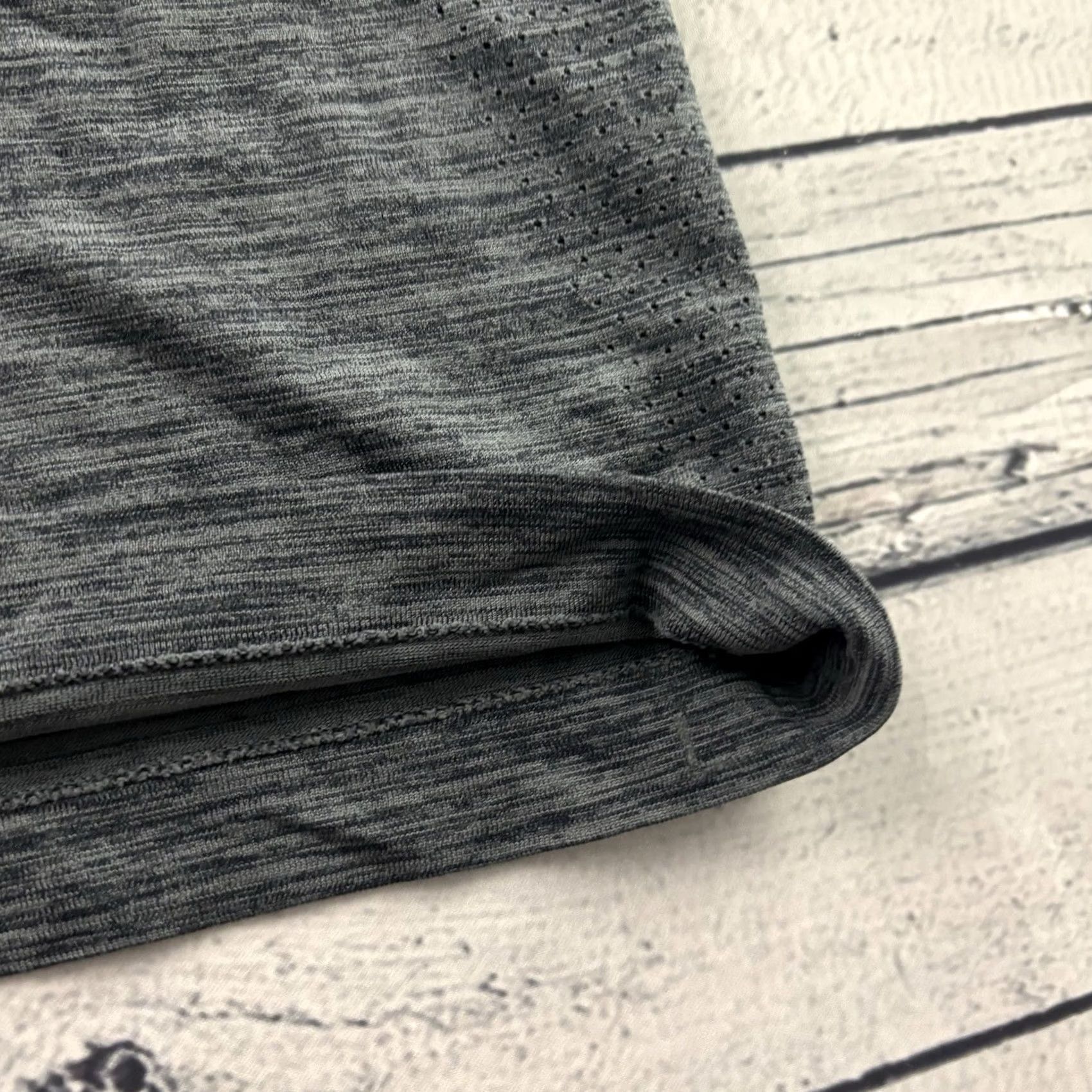 Lululemon Lululemon Metal Vent Tech Short Sleeve Shirt Men's L Gray T-Shirt Athletic Running & Gym Breathable Lightweight Size US L / EU 52-54 / 3 - 4 Thumbnail