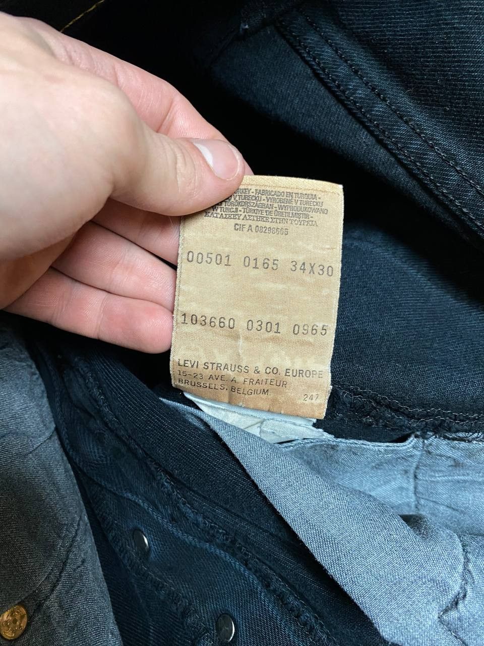 Levi's × Vintage Vintage 90s Levi's 501 Black Denim Opium Jeans Size US 34 / EU 50 - 2 Thumbnail