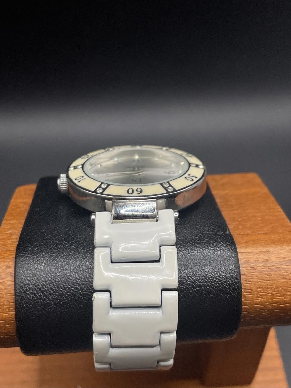 LSDworldpeace LS Women's Watch 15963 White Dial & Band New Battery Size ONE SIZE - 3 Thumbnail