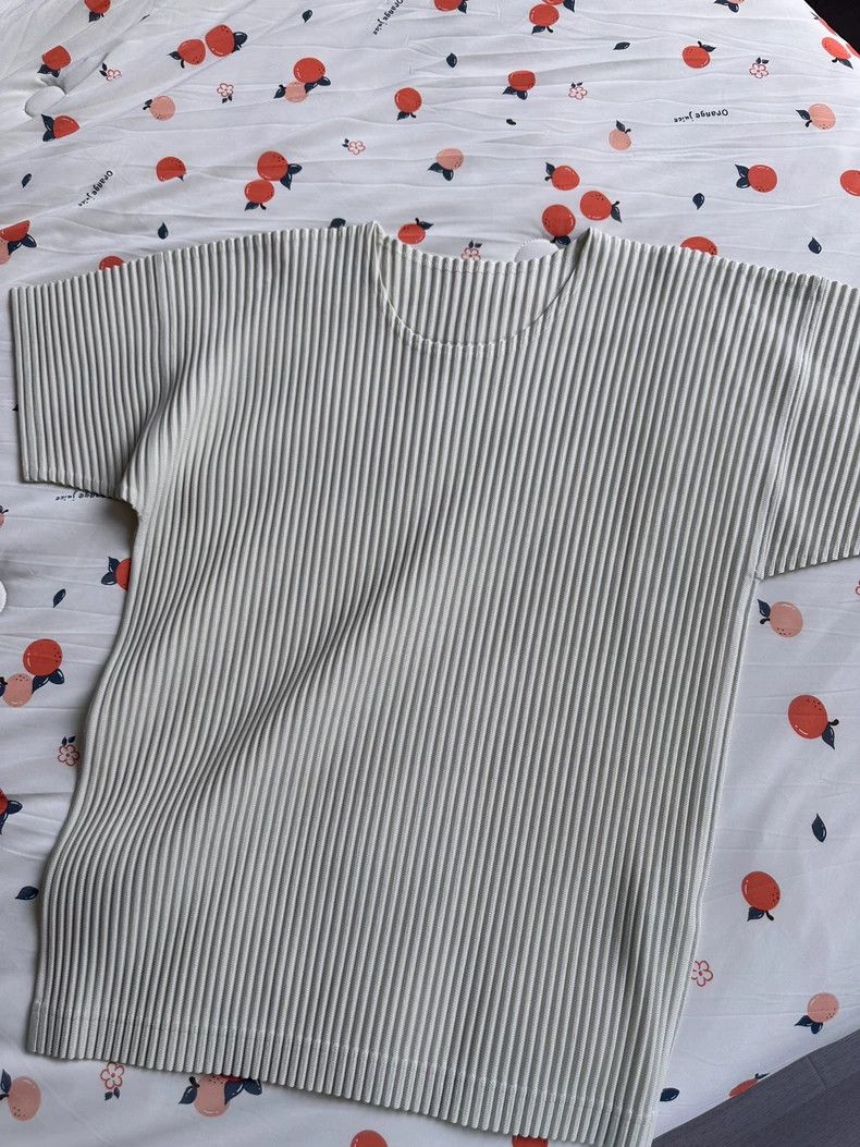 Issey Miyake Issey Miyake size:2 Off-white pleated short-sleeved shirt Size XS / US 0-2 / IT 36-38 - 6 Thumbnail