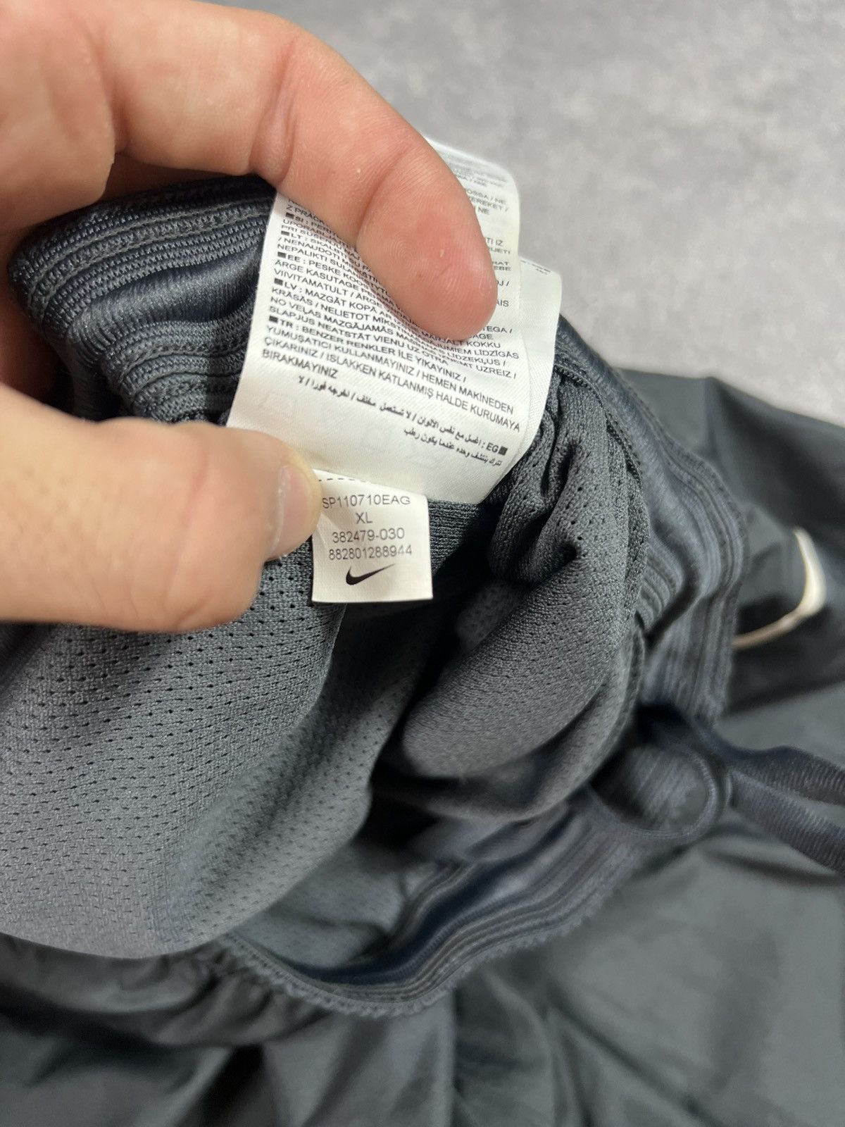 Nike 🖤 OOs Nike Vintage Manchester United Nylon Baggy Drill Pants Size US 36 / EU 52 - 8 Thumbnail