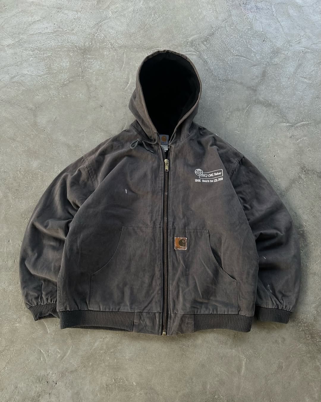 Carhartt × Vintage 90's Carhartt J130 QVL Embroiderd Work Active Denim Jacket Size US XL / EU 56 / 4 - 1 Thumbnail