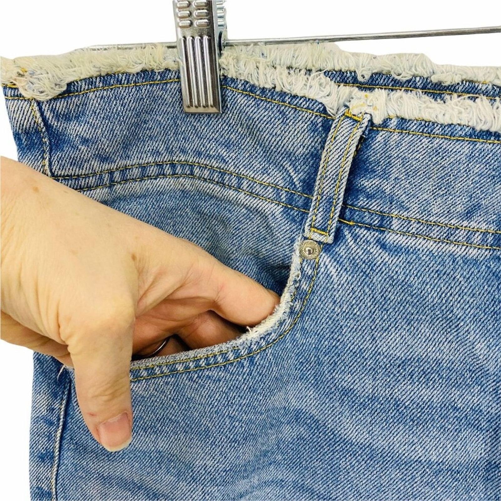 Forever 21 Forever 21 Raw Edge Denim Light Wash Womens 29 Size 29" - 2 Thumbnail