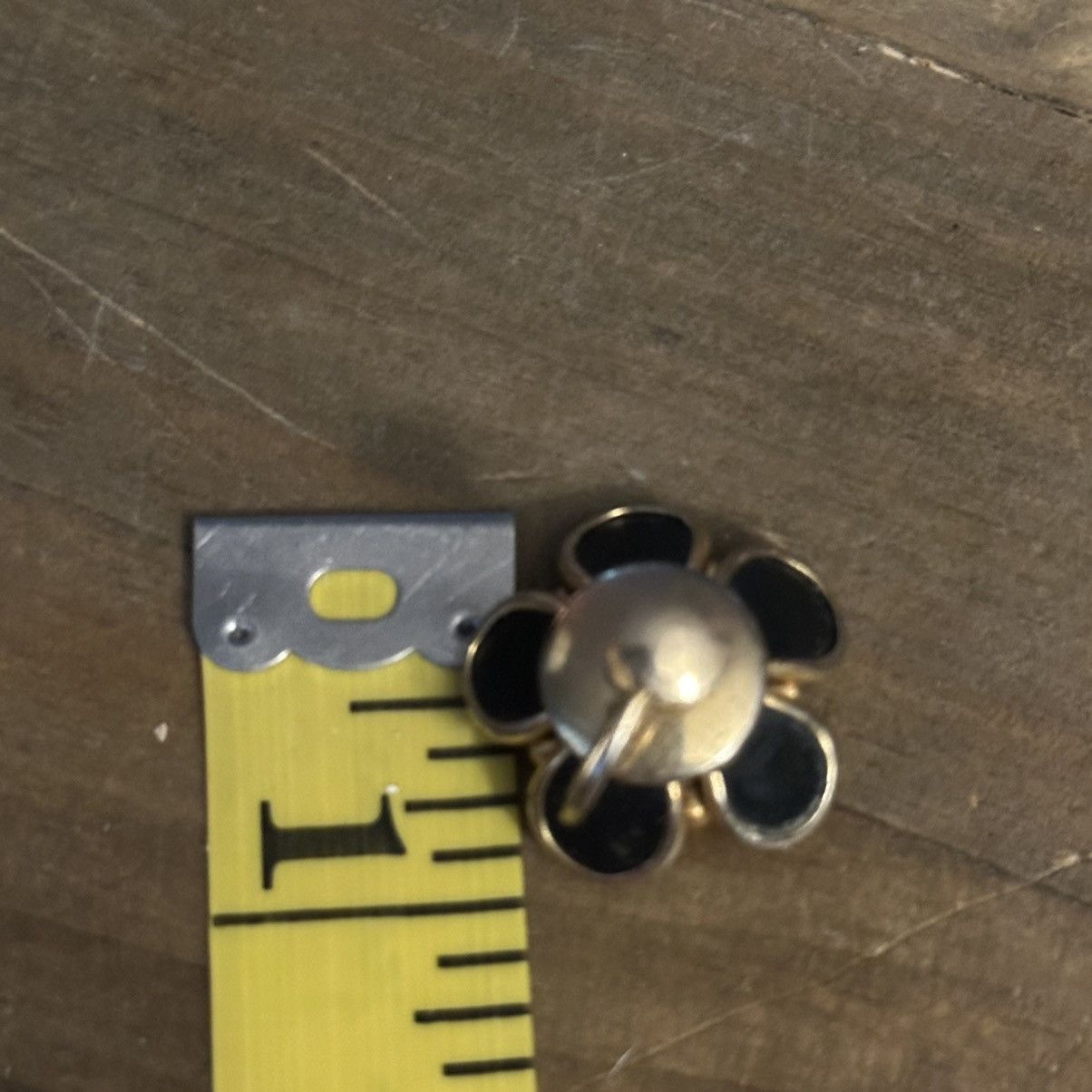 Vintage Vintage black crystal flower screw back earrings Size ONE SIZE - 3 Thumbnail