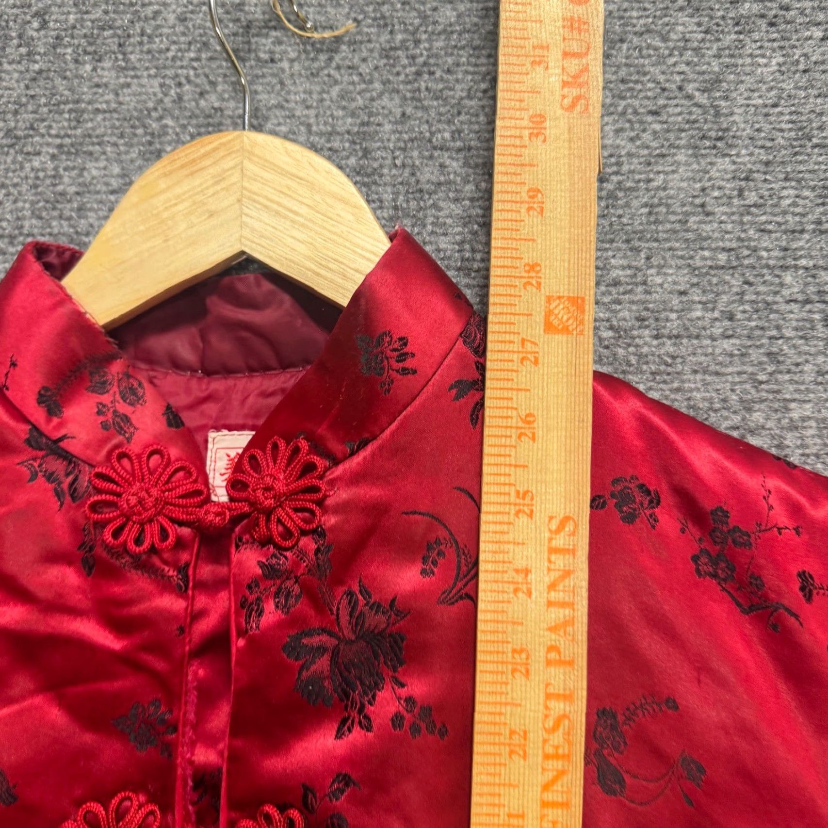 The Unbranded Brand VINTAGE Kimono Shirt Men's M Red Floral Embroidered Button Up Traditional Japanese Style Distressed Size ONE SIZE - 5 Thumbnail