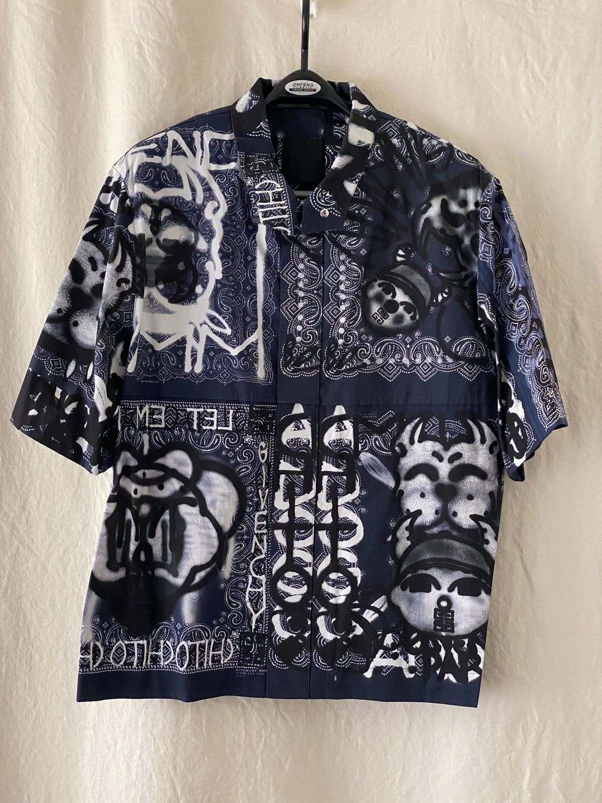 Givenchy Givenchy Bandana short sleeve t-shirt Size US M / EU 48-50 / 2 - 4 Thumbnail