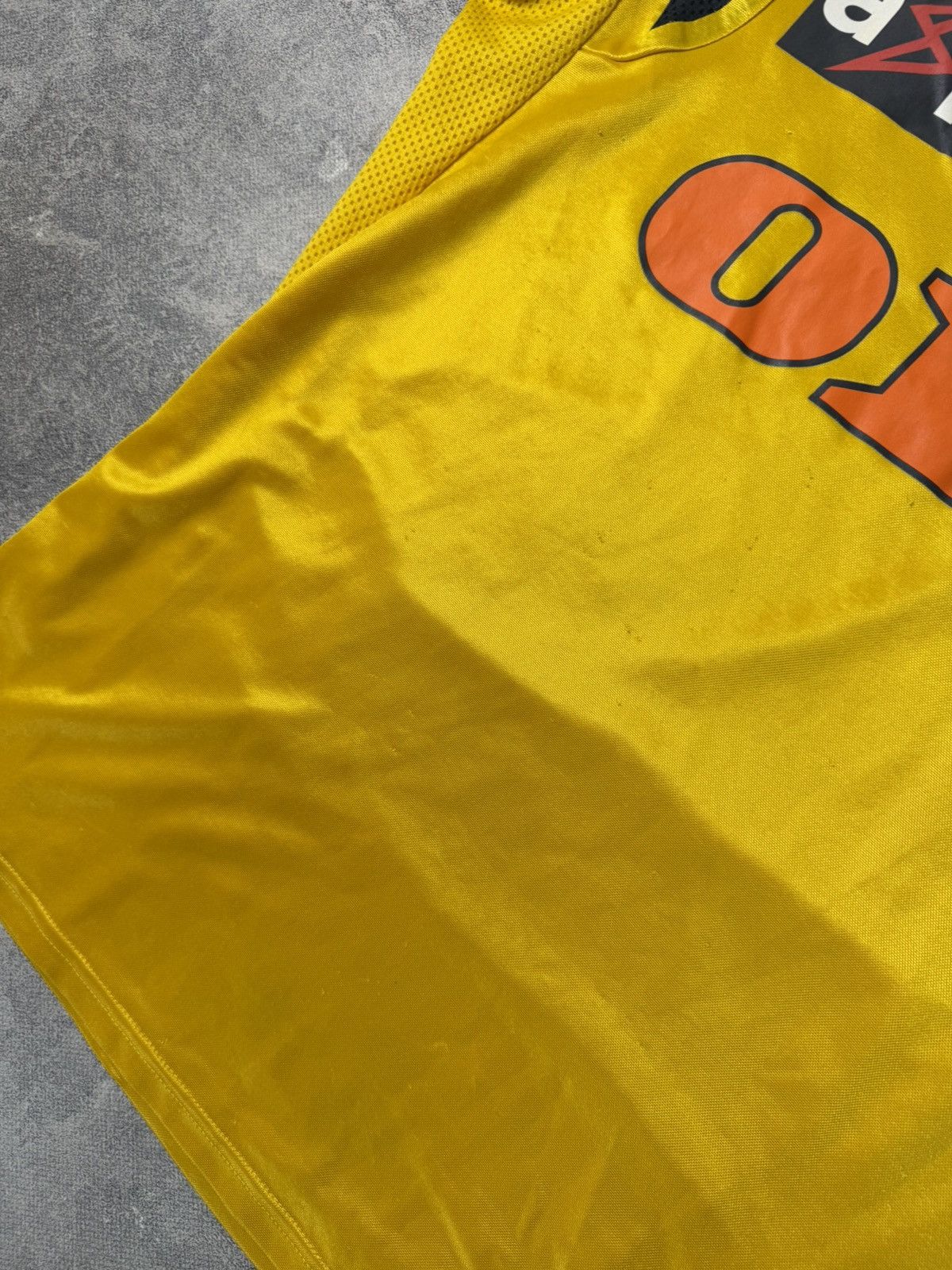 Puma Puma BSC Young Boys 2000s Home Jersey / OBI Sponsor Patch Size US M / EU 48-50 / 2 - 8 Thumbnail