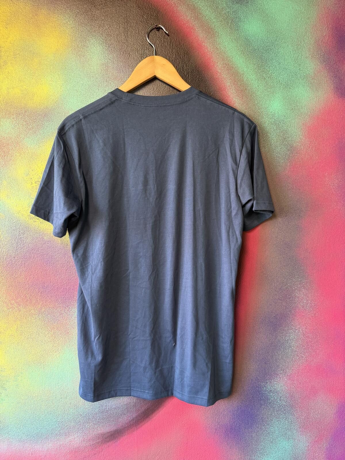 Other Uniqlo grey city tshirt in size M Size ONE SIZE - 4 Thumbnail