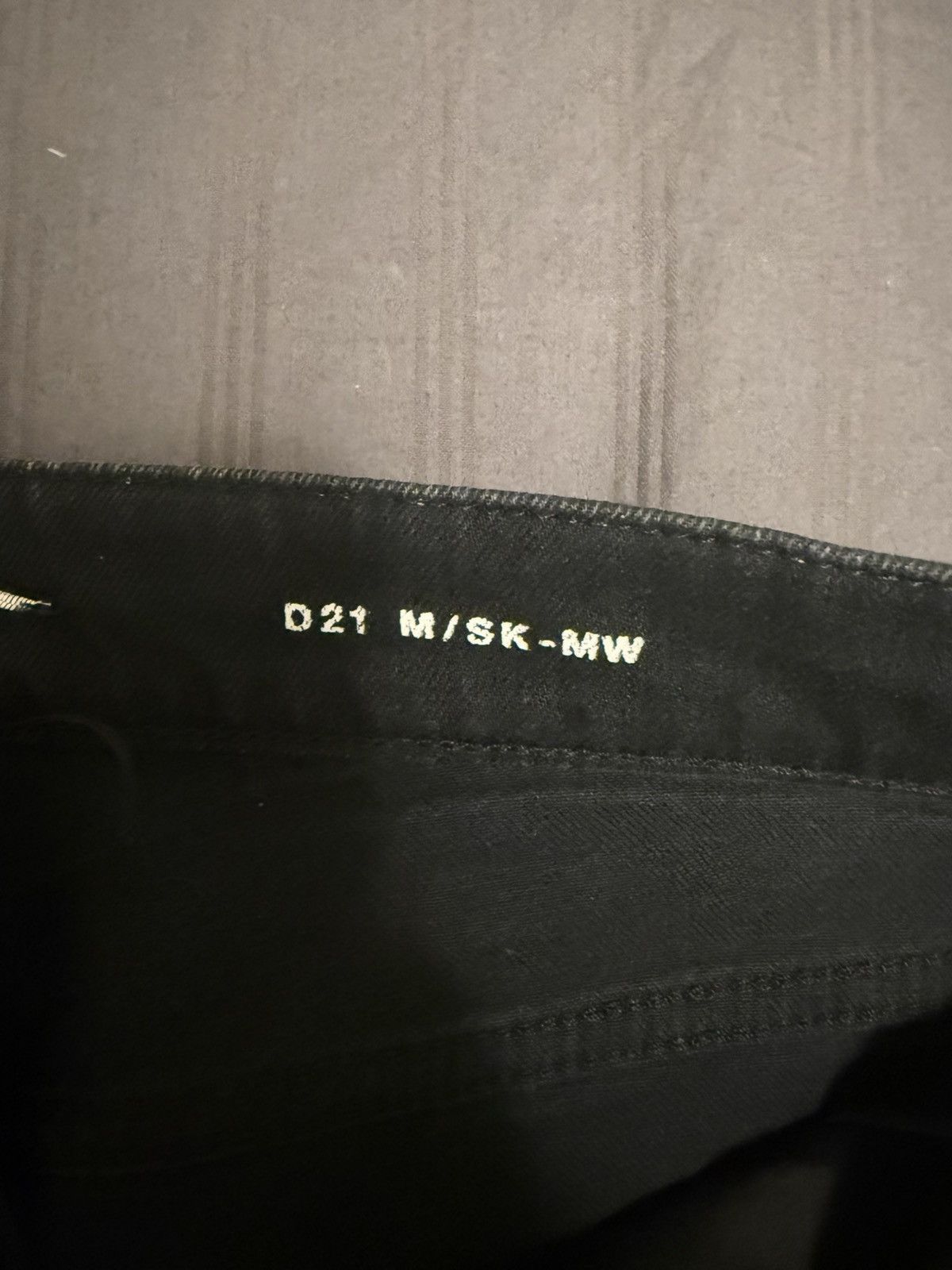 Saint Laurent Paris 2021 Saint Laurent ‘D21’ Faded Black Skinny Jeans Size US 30 / EU 46 - 3 Thumbnail