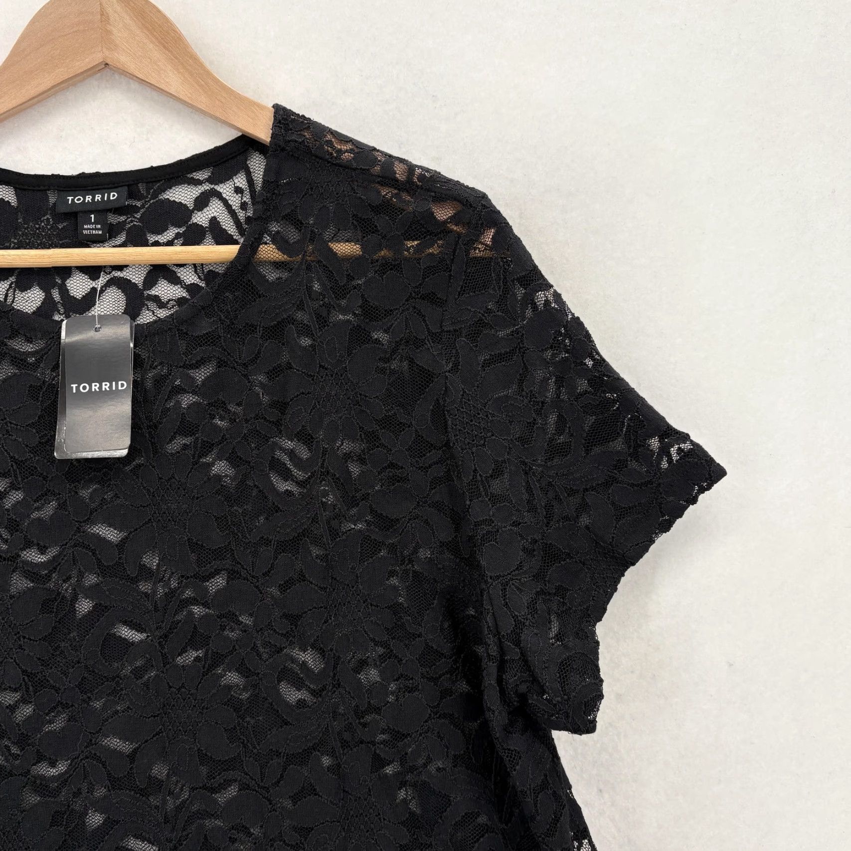 Torrid Torrid Shirt Womens 1X Black Sheer Stretch Lace Floral Crew Neck Tee Whimsy Goth Size XL / US 12-14 / IT 48-50 - 2 Thumbnail