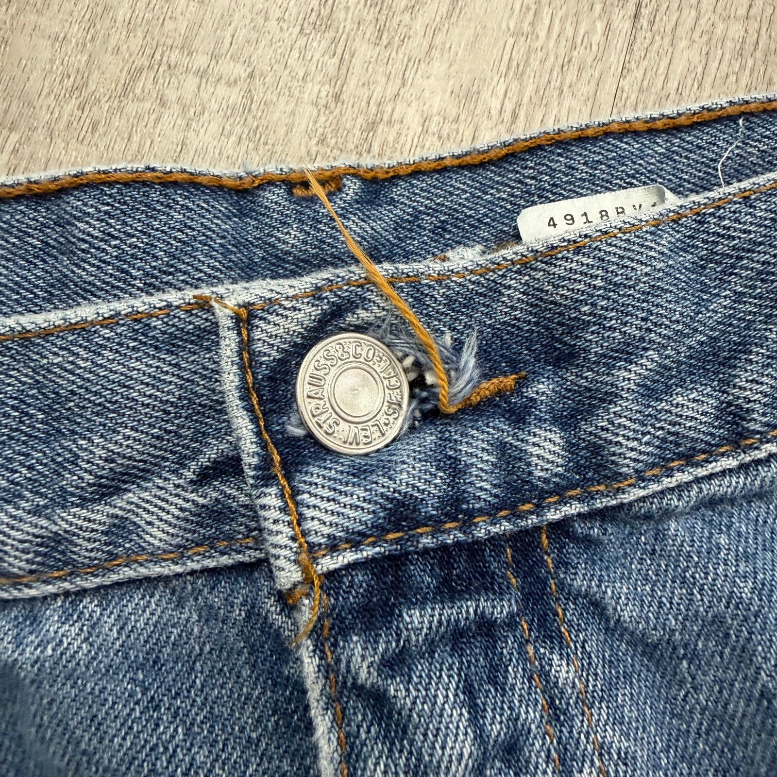 Levi's Vintage Levis 505 Regular Fit Straight Leg Jeans Men's 42x32 Size US 42 / EU 58 - 4 Thumbnail