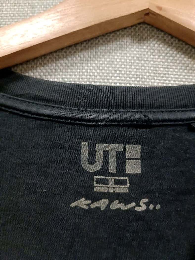 Kaws × Uniqlo t shirt kaws x uniqlo Size US M / EU 48-50 / 2 - 4 Thumbnail