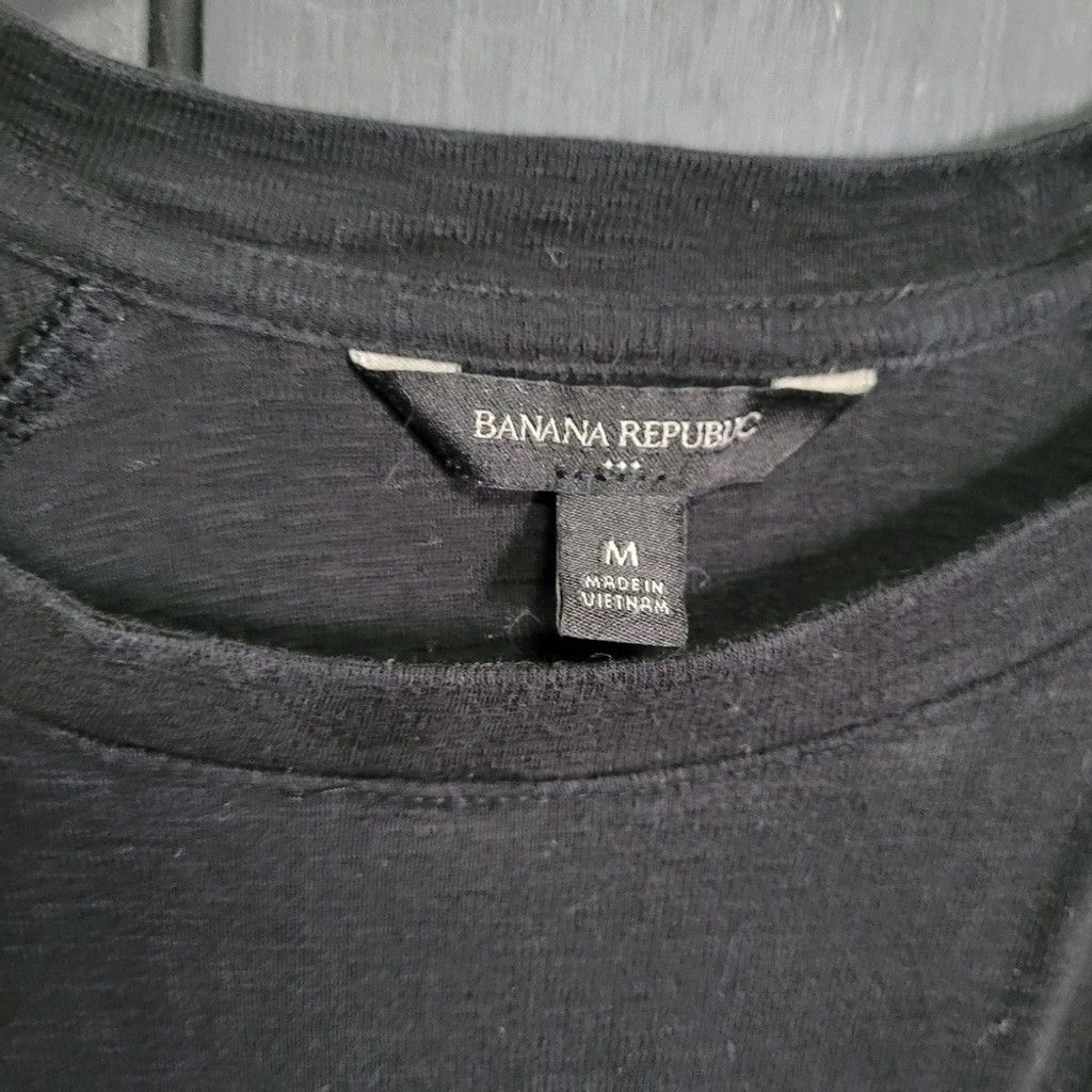 Banana Republic Banana Republic womens black sweatshirt size M, EUC Size M / US 6-8 / IT 42-44 - 2 Thumbnail