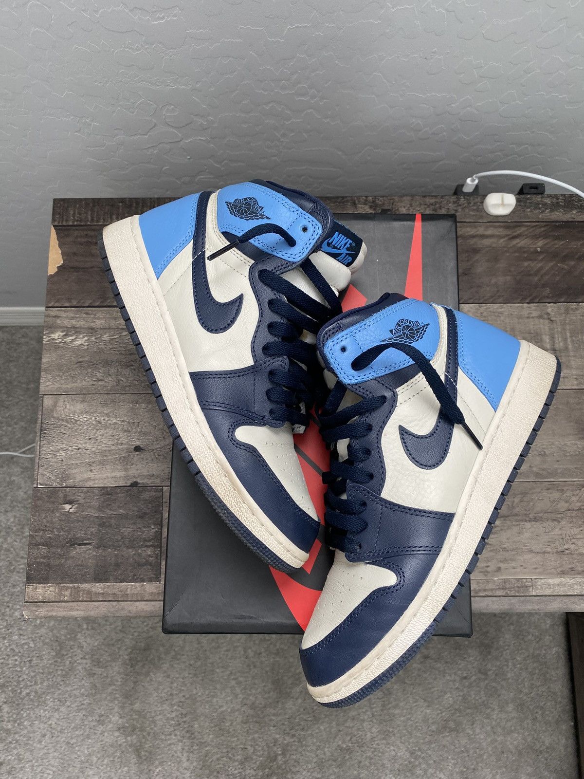 Jordan Brand × Nike Jordan 1 Obsidian Size US 6 / EU 39 - 1 Thumbnail