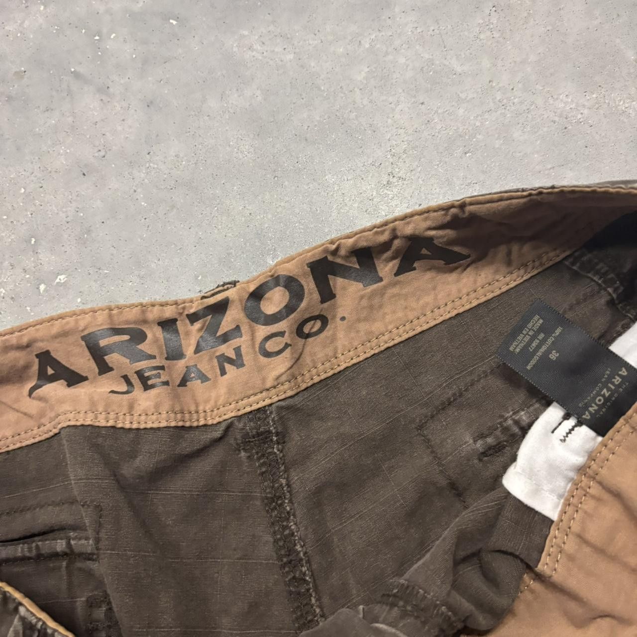 Japanese Brand × Vintage Crazy Vintage Y2K/2000s Baggy Brown Streetwear Skater Style Cargo Shorts! Size US 34 / EU 50 - 7 Thumbnail