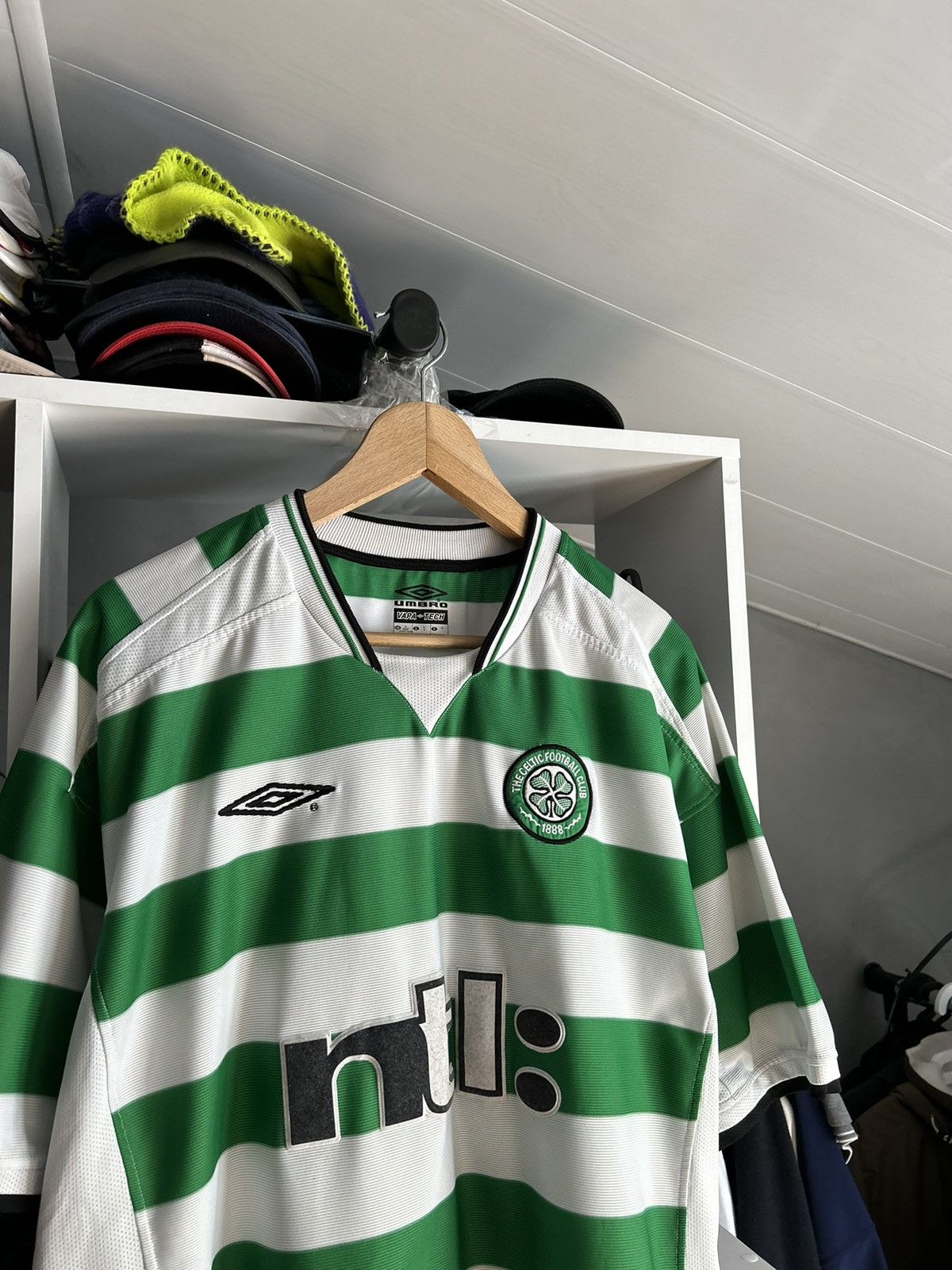 Umbro × Vintage Vintage Celtic 2002/03 umbro home soccer jersey Size US XL / EU 56 / 4 - 2 Thumbnail