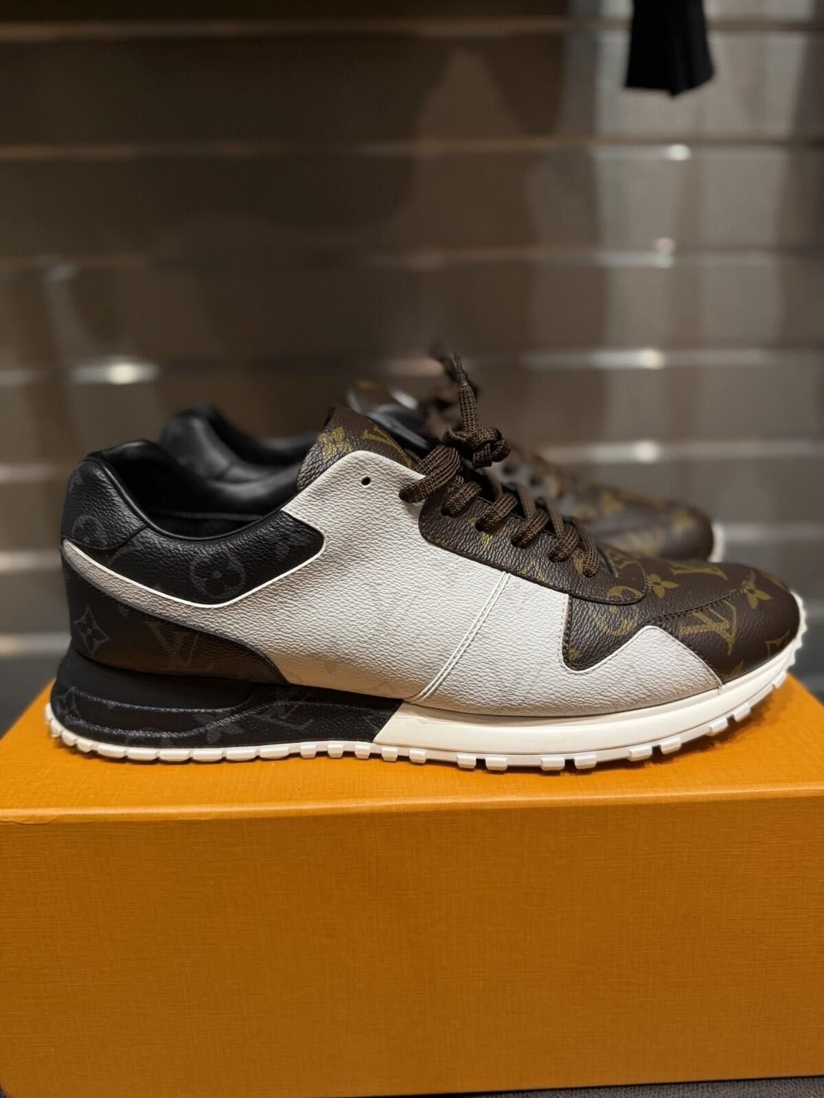 Louis Vuitton Size 10.5LV/11.5US Louis Vuitton Runaway Trainer Monogram Size US 11.5 / EU 44-45 - 1 Thumbnail