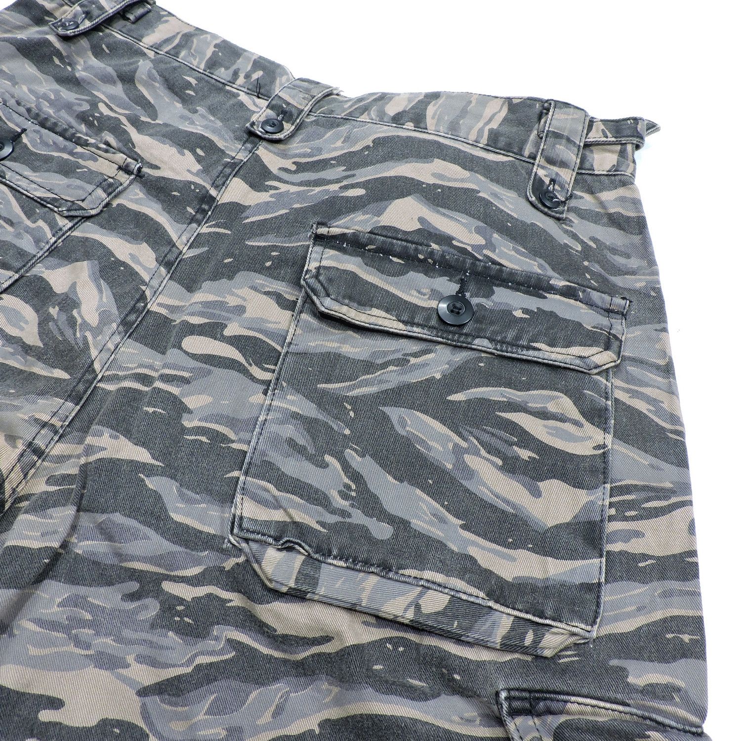 Japanese Brand MATHAWK UNION MADE TIGER STRIPES CARGO LONG PANTS Size US 32 / EU 48 - 13 Thumbnail
