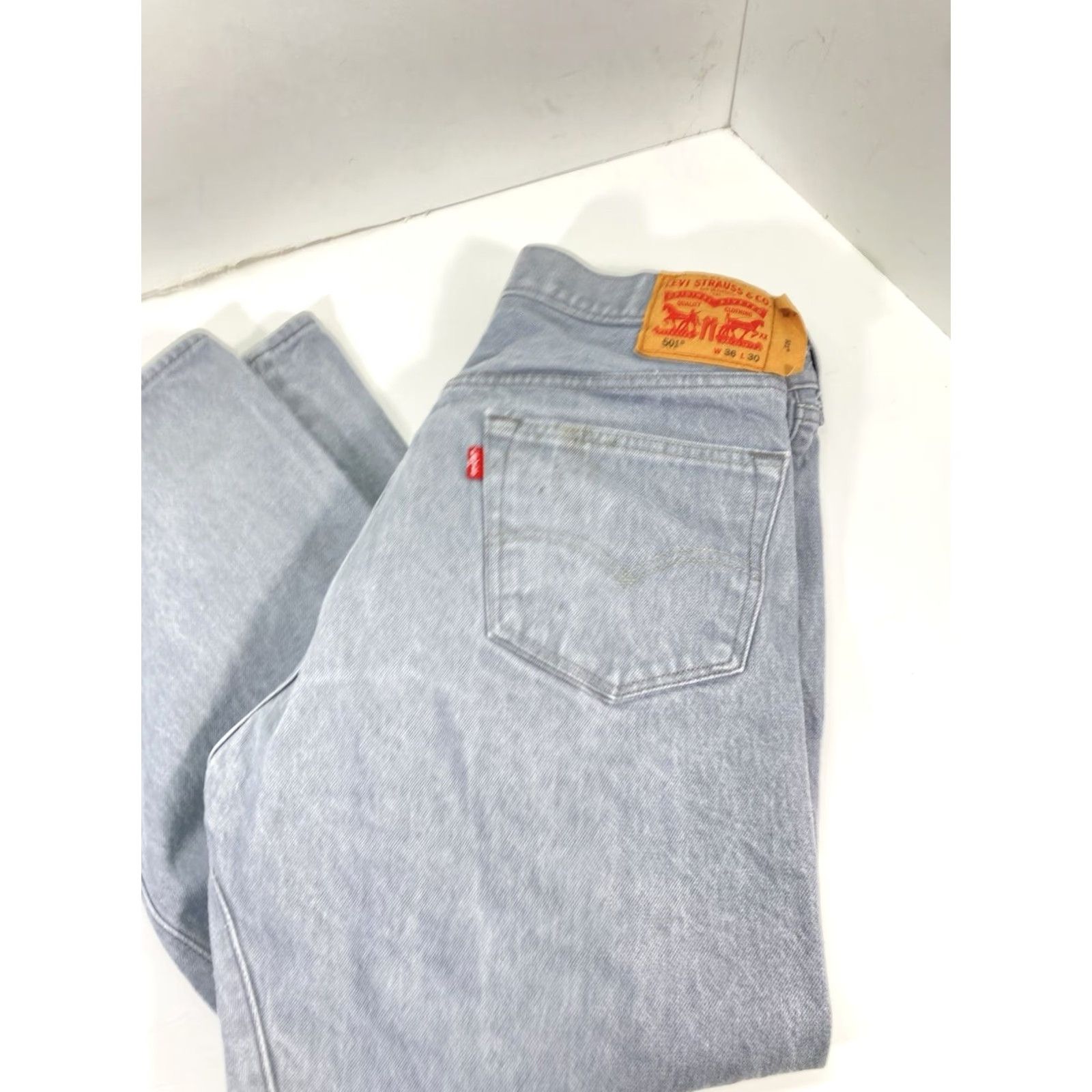 Levi's Levi's 501 Jeans Men Sz 34X26 Gray Denim Classic Button Fly Straight Red Tab Size US 34 / EU 50 - 2 Thumbnail