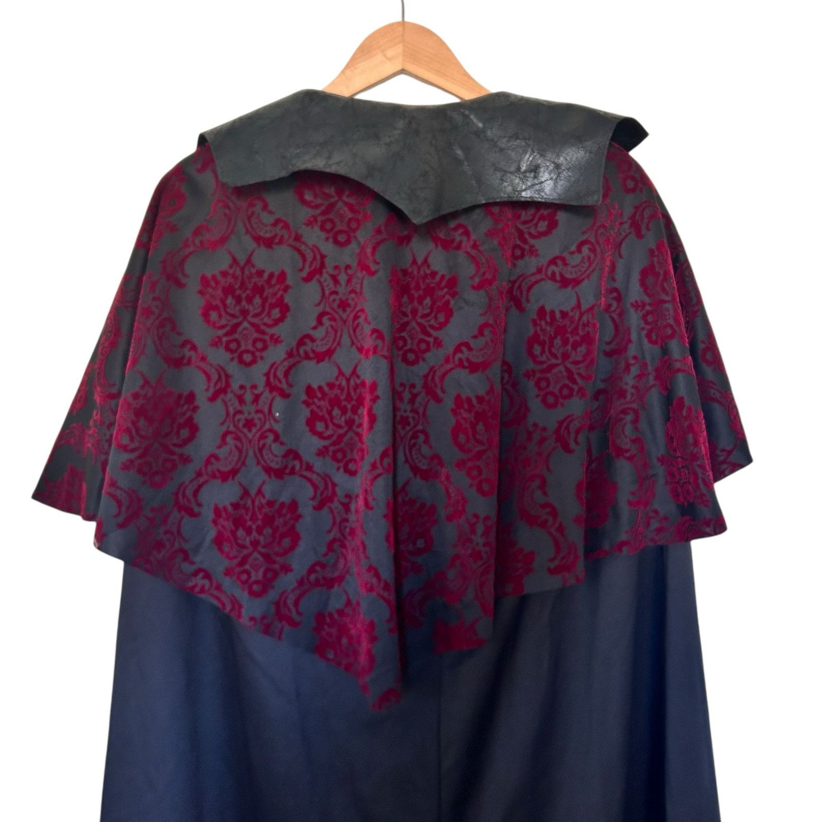 Other Spirit Halloween Vampire Costume Cape & Pants Sz M Size US M / EU 48-50 / 2 - 6 Thumbnail