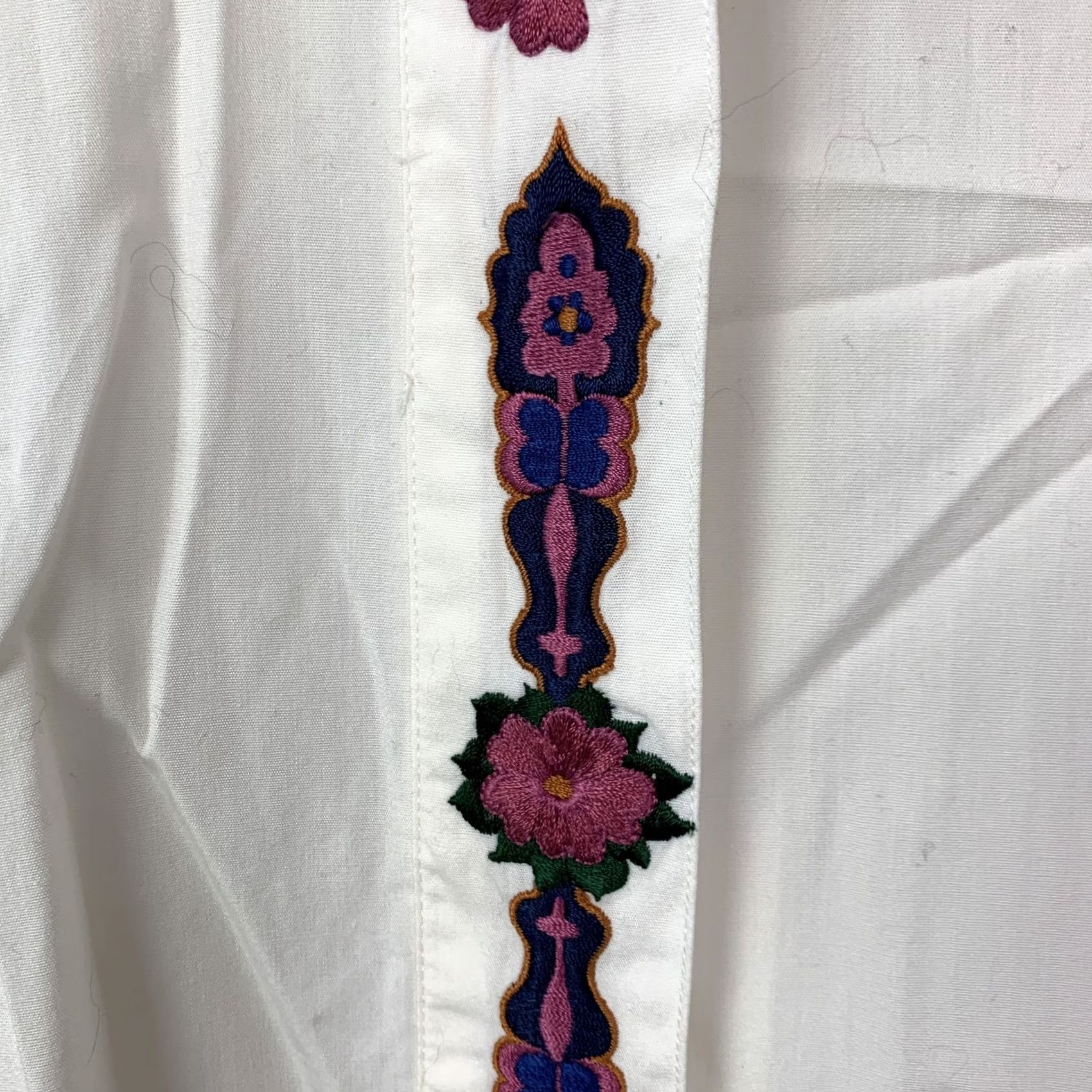 Vintage Woolrich Women's Button-Up Shirt Long Sleeve Embroidered Winter White, 100 Cotton, Casual Workwear, Floral Solid, L, Regular, Vintage? Size L / US 10 / IT 46 - 3 Thumbnail