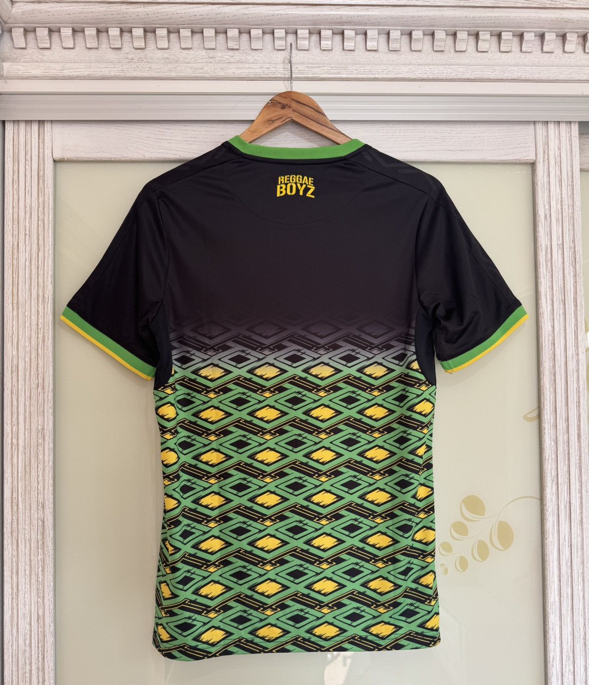 Umbro Jamaica 2018-2020 Away Soccer Jersey Football Kit Shirt Size US S / EU 44-46 / 1 - 2 Thumbnail