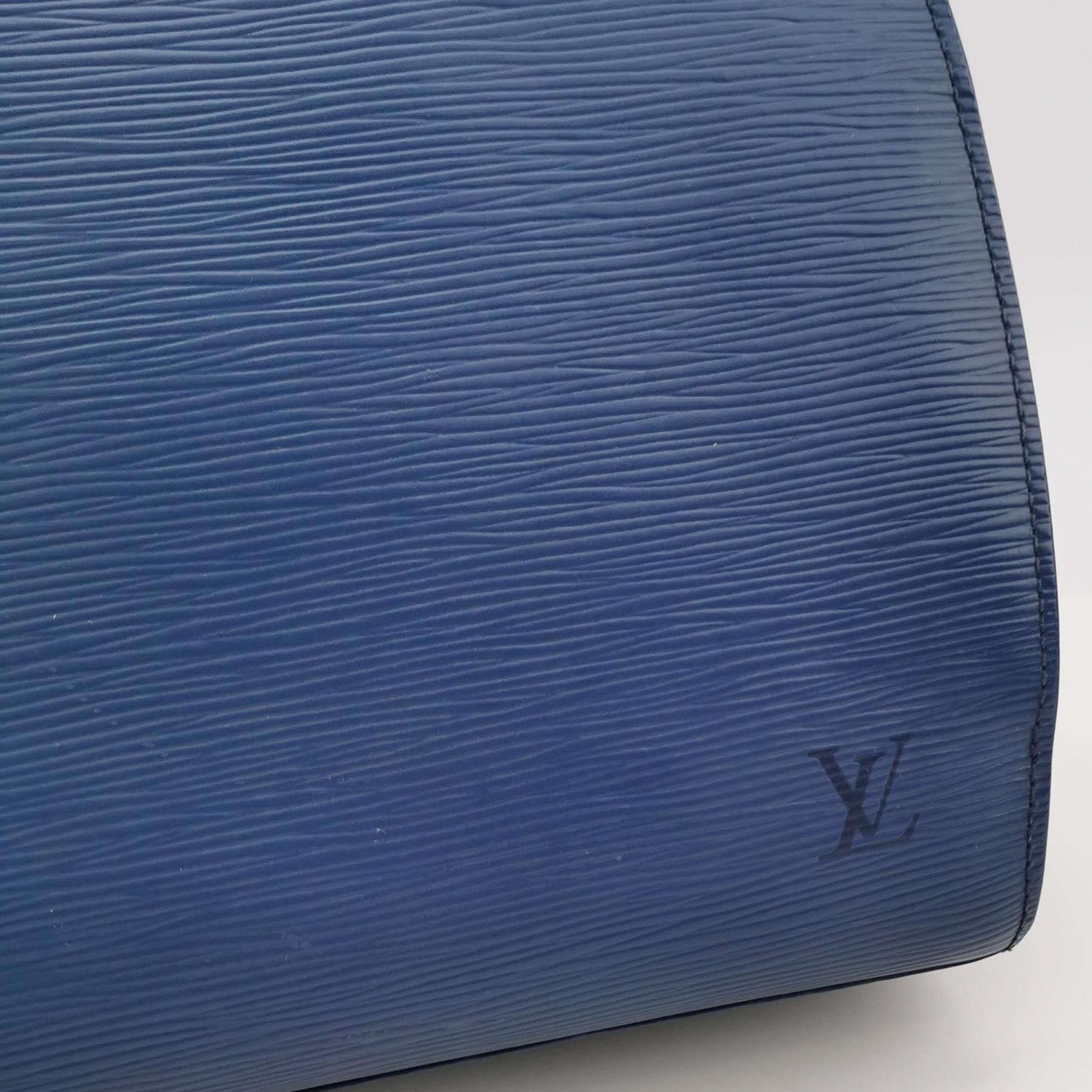 Louis Vuitton Louis Vuitton (LV) Pont Neuf leather solid color water ripp Size ONE SIZE - 1 Thumbnail