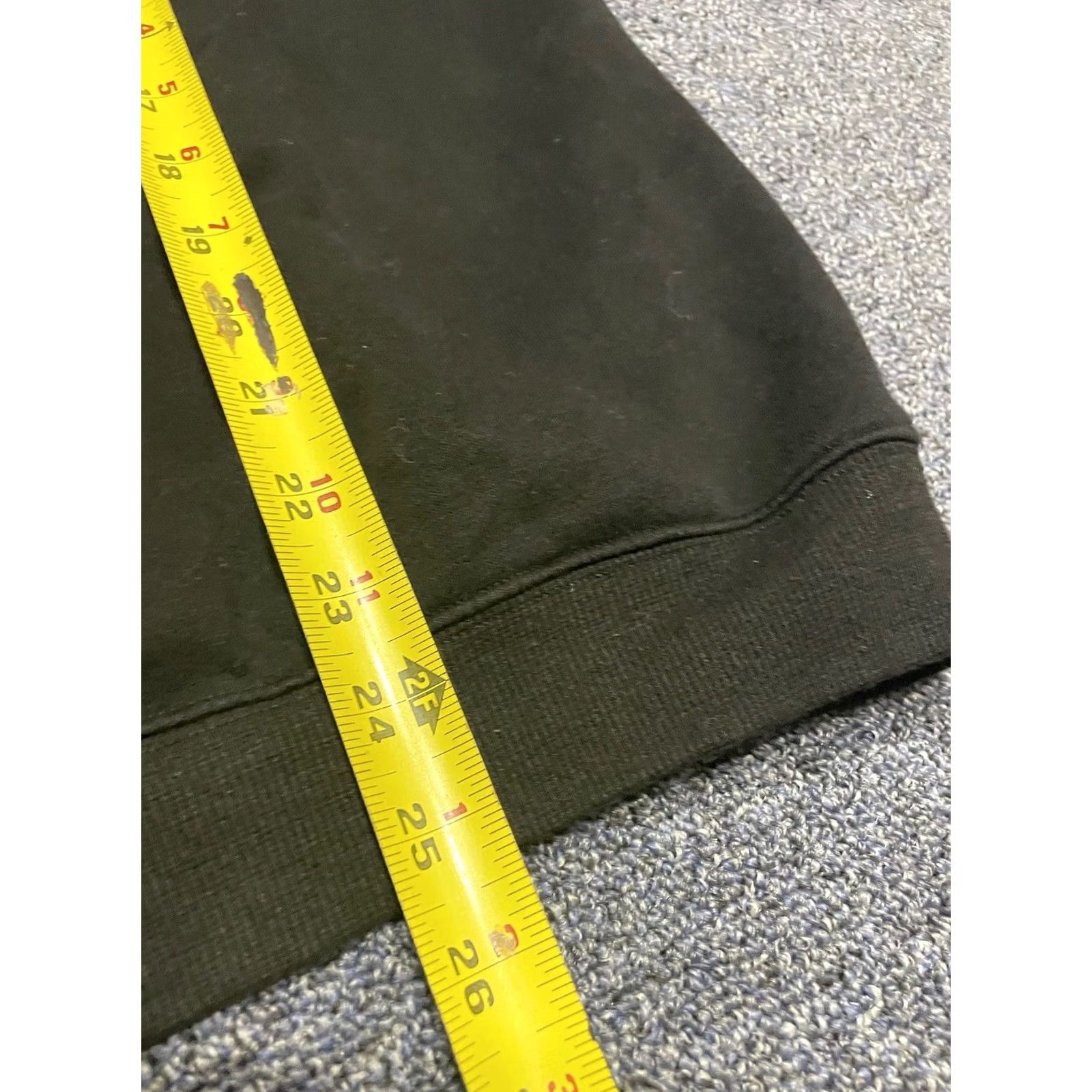 H&M H&M Divided Women M Black Long Sleeve Billie Eilish Fleece Graphic Sweatshirt Crew Neck Size M / US 6-8 / IT 42-44 - 4 Thumbnail