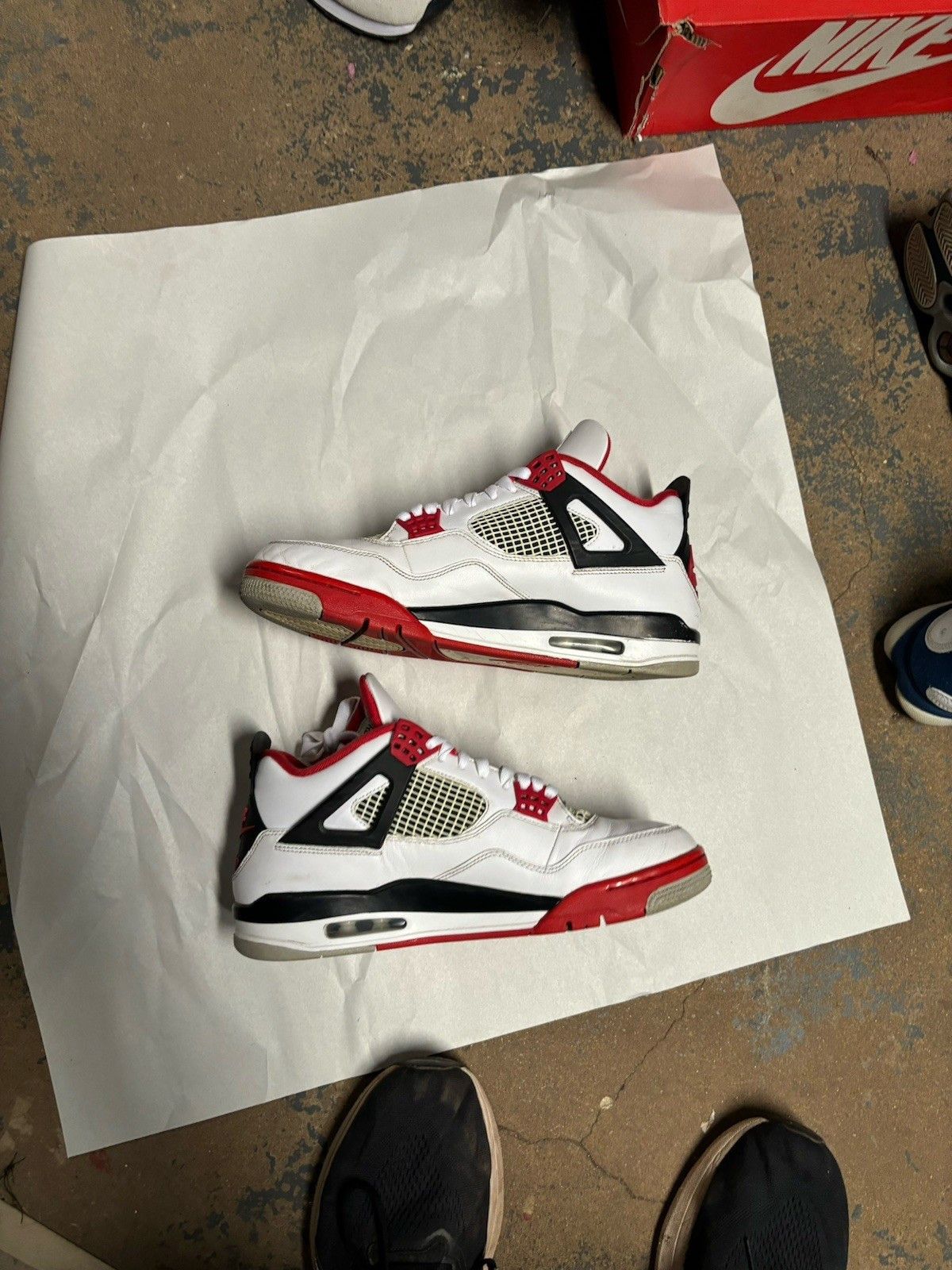 Jordan Brand Air Jordan 4 Retro OG Fire Red Size US 11.5 / EU 44-45 - 2 Thumbnail