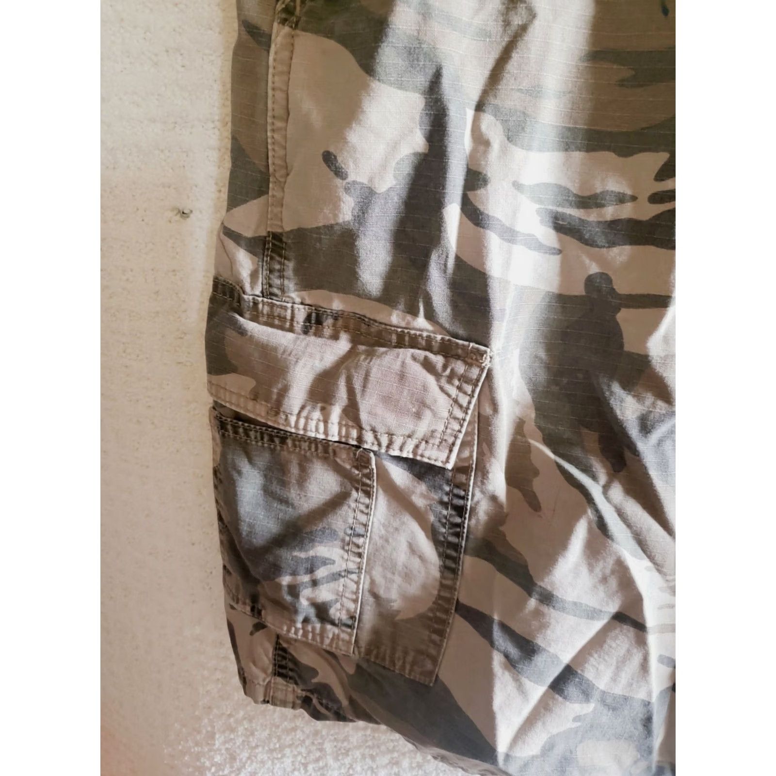 Wrangler Wrangler Shorts Mens 40 Green Men Camo Cargo size Flat Front Camouflauge Size US 40 / EU 56 - 4 Thumbnail