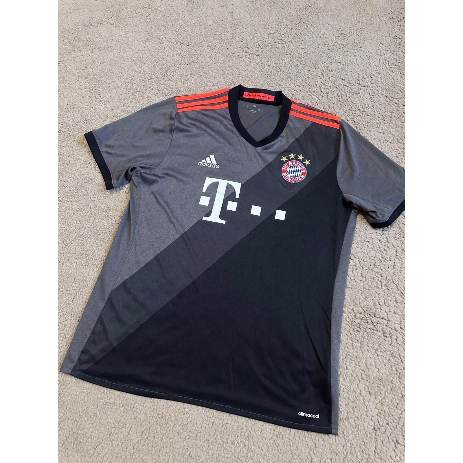 Adidas BAYERN MÜNICH 2016 2017 FOOTBALL SHIRT SOCCER JERSEY ADIDAS Size US L / EU 52-54 / 3 - 2 Thumbnail